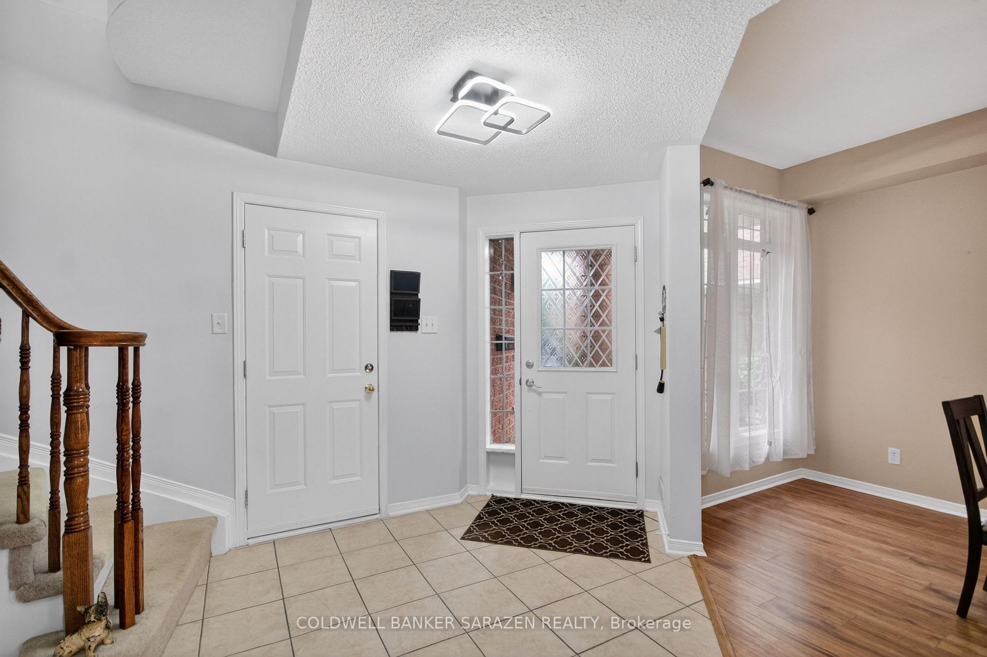 Photo 3 of 3 Castle Glen Crescent, Ottawa, Kanata - Glencairn/Hazeldean — HOMEH