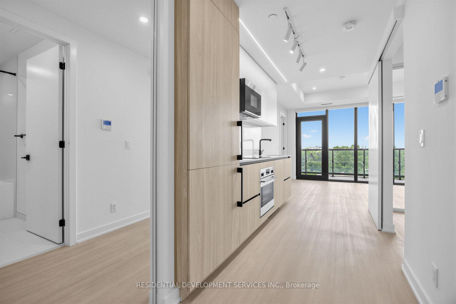Photo 5 of Unit 619, 699 Sheppard Avenue E, North York, Bayview Village — HOMEH