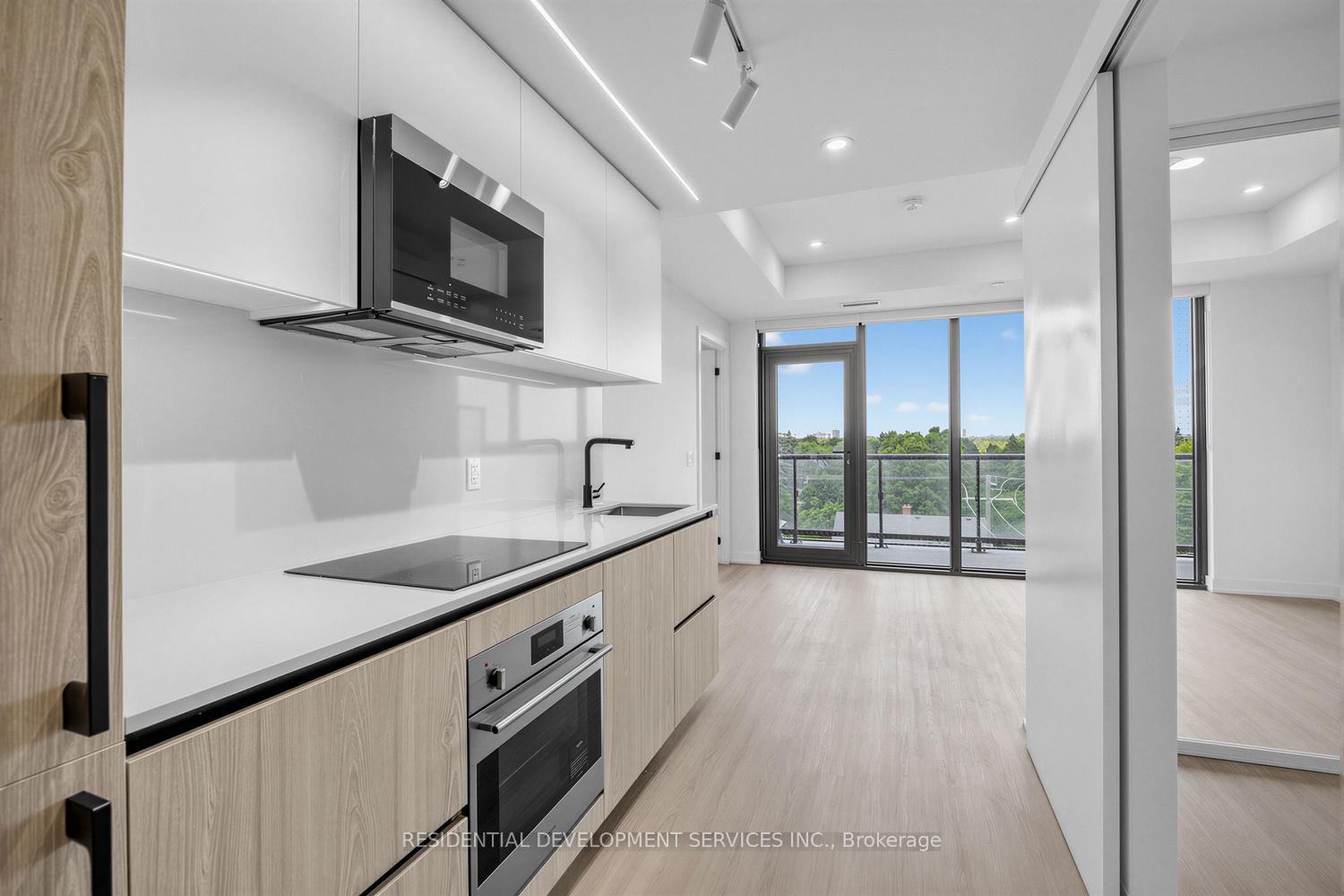 Photo 6 of Unit 619, 699 Sheppard Avenue E, North York, Bayview Village — HOMEH