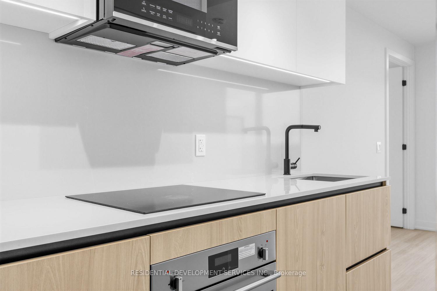 Photo 7 of Unit 619, 699 Sheppard Avenue E, North York, Bayview Village — HOMEH