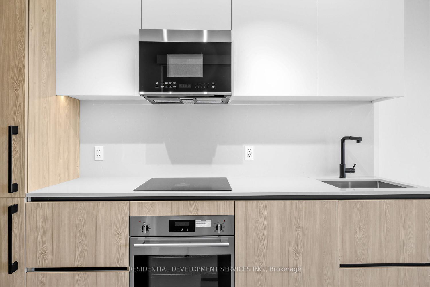 Photo 8 of Unit 619, 699 Sheppard Avenue E, North York, Bayview Village — HOMEH