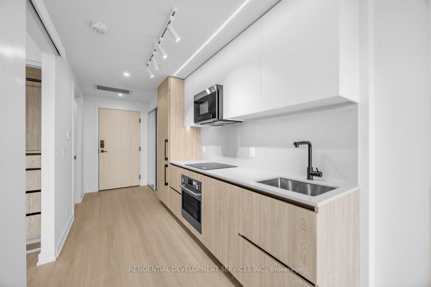 Photo 9 of Unit 619, 699 Sheppard Avenue E, North York, Bayview Village — HOMEH