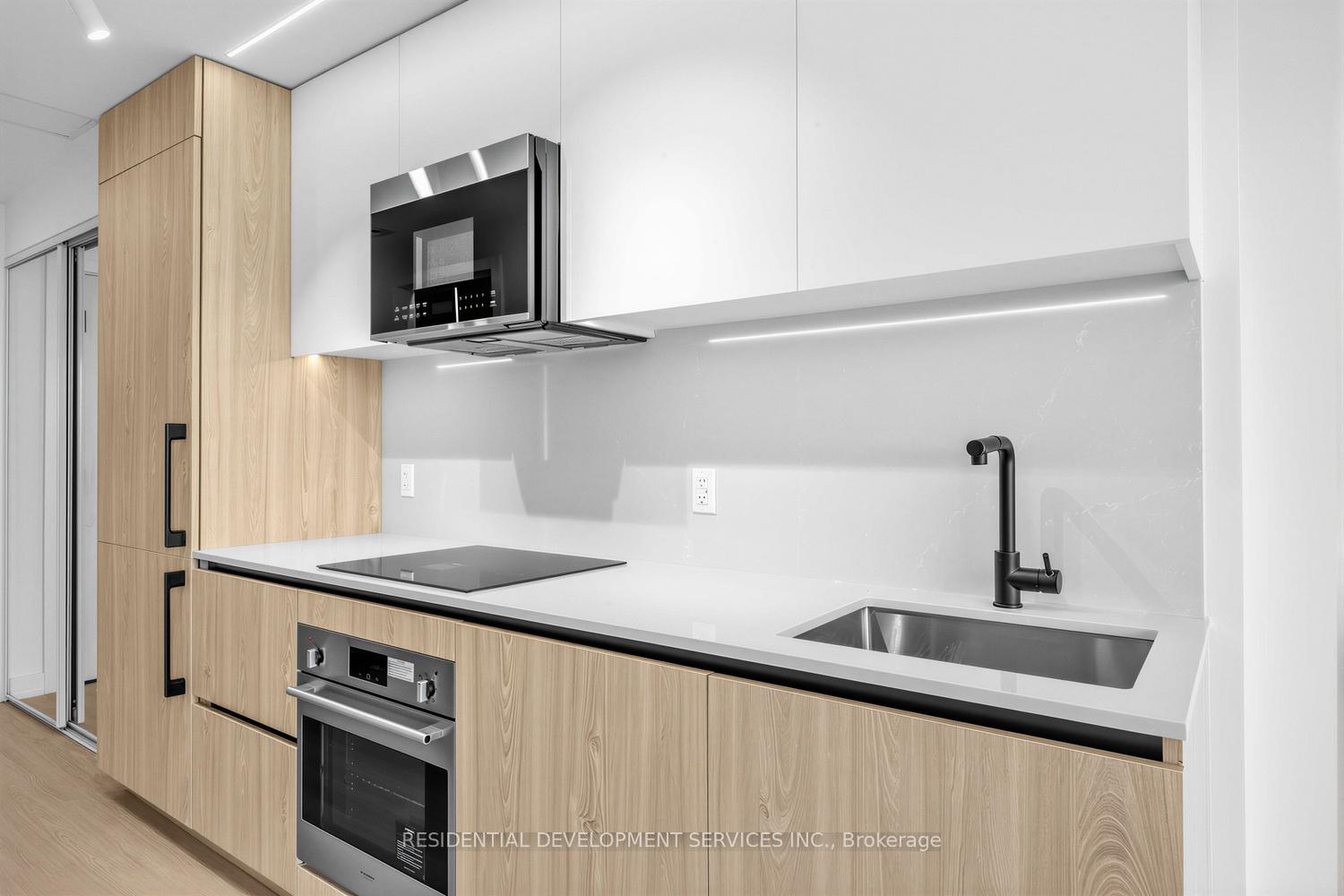 Photo 10 of Unit 619, 699 Sheppard Avenue E, North York, Bayview Village — HOMEH