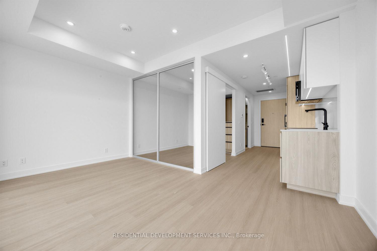 Photo 15 of Unit 619, 699 Sheppard Avenue E, North York, Bayview Village — HOMEH