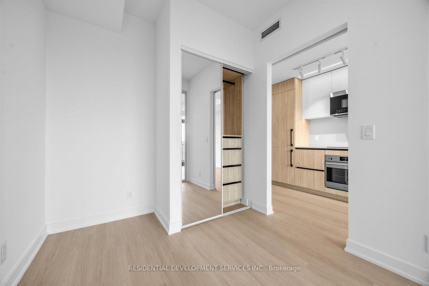 Photo 19 of Unit 619, 699 Sheppard Avenue E, North York, Bayview Village — HOMEH