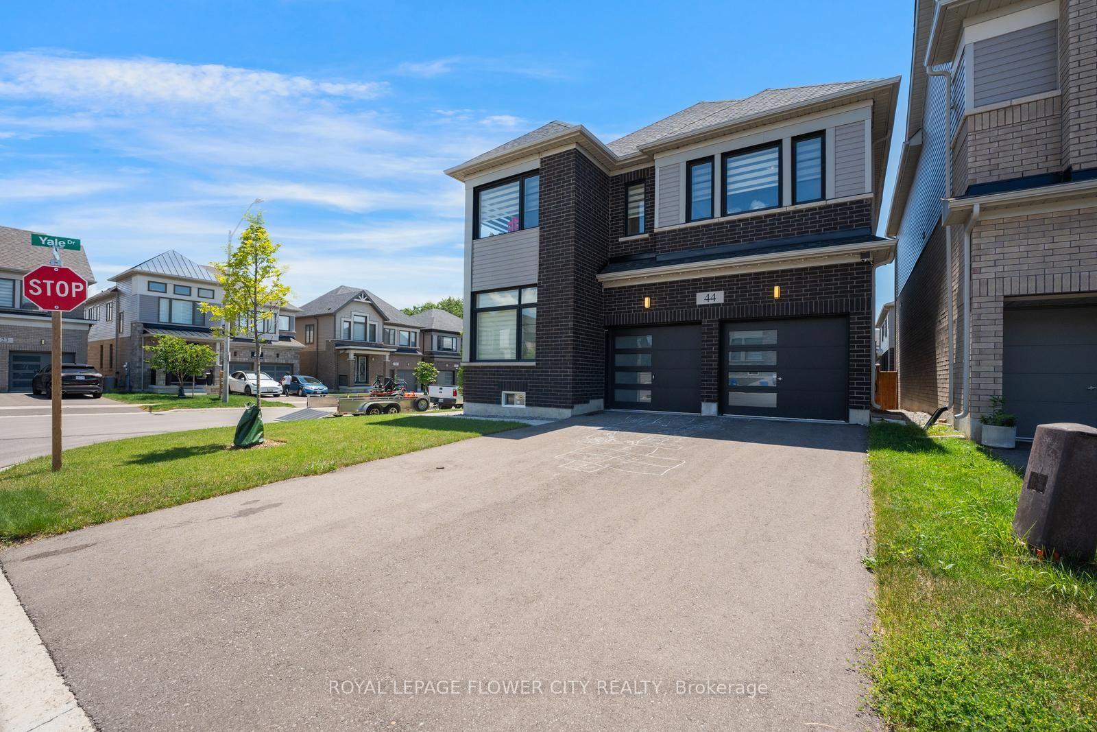 Photo 3 of 44 Weylie Street, Hamilton, Mount Hope — HOMEH