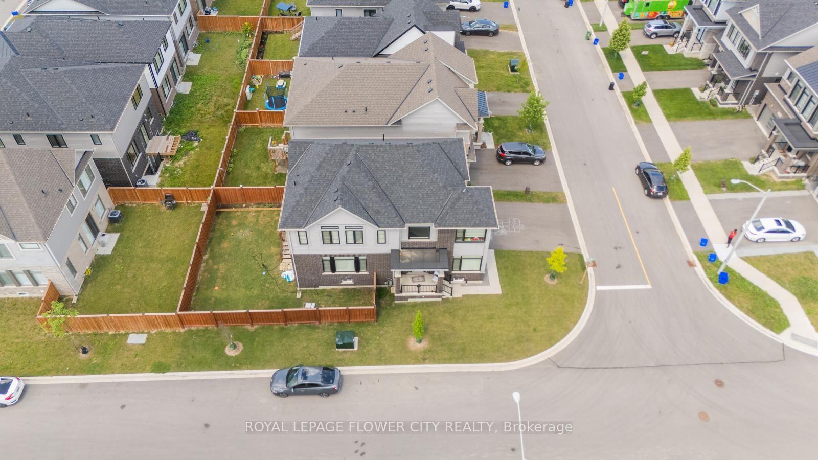Photo 5 of 44 Weylie Street, Hamilton, Mount Hope — HOMEH