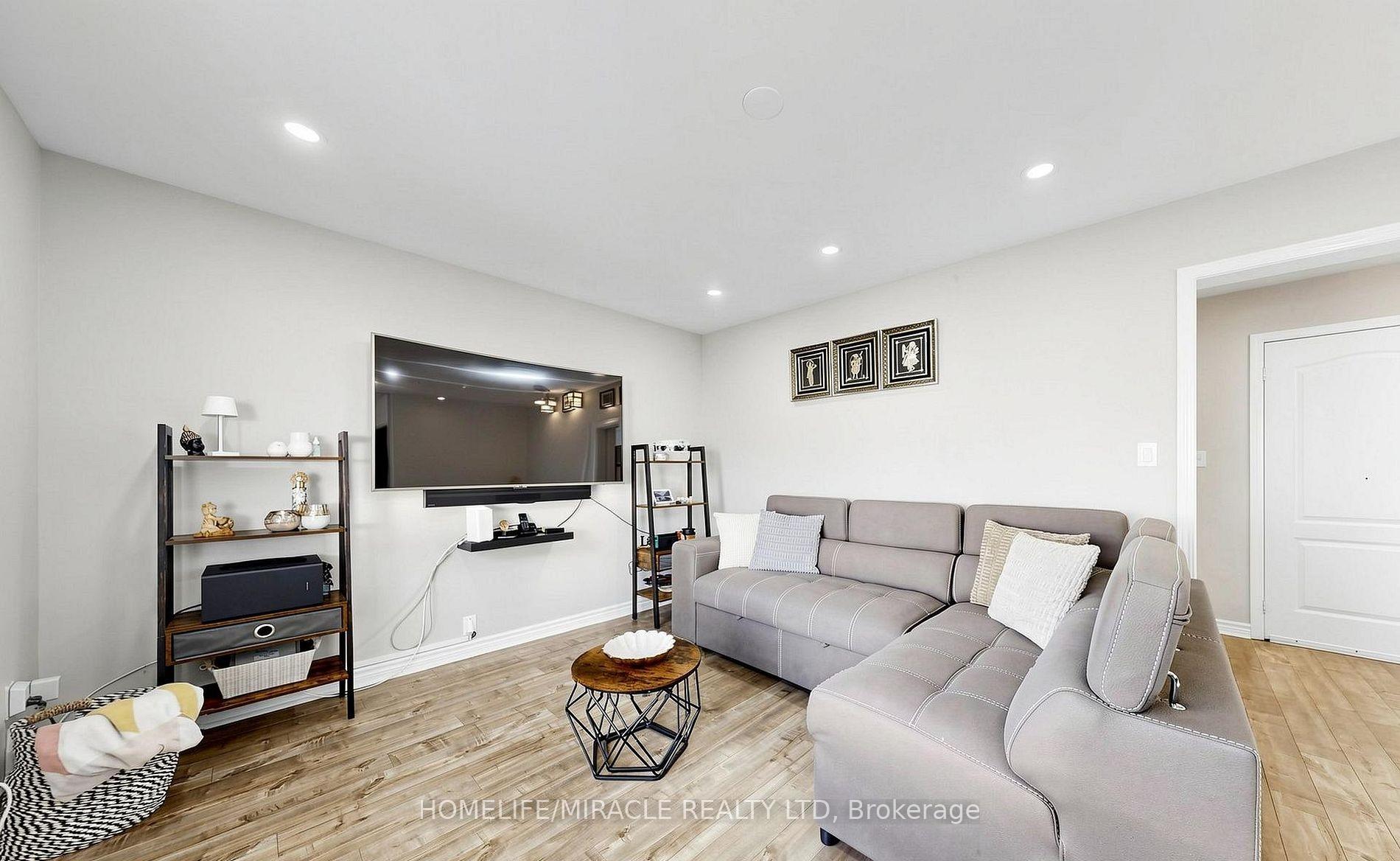 Photo 9 of 361 Brisdale Drive N, Brampton, Fletcher's Meadow — HOMEH