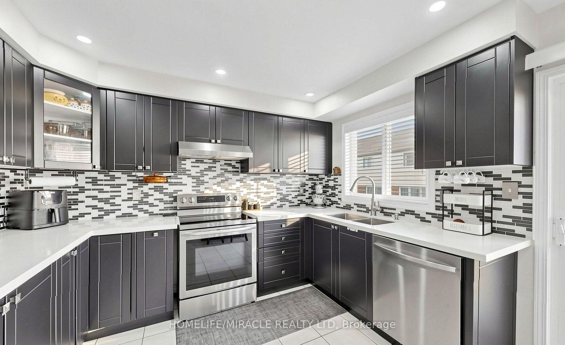 Photo 12 of 361 Brisdale Drive N, Brampton, Fletcher's Meadow — HOMEH