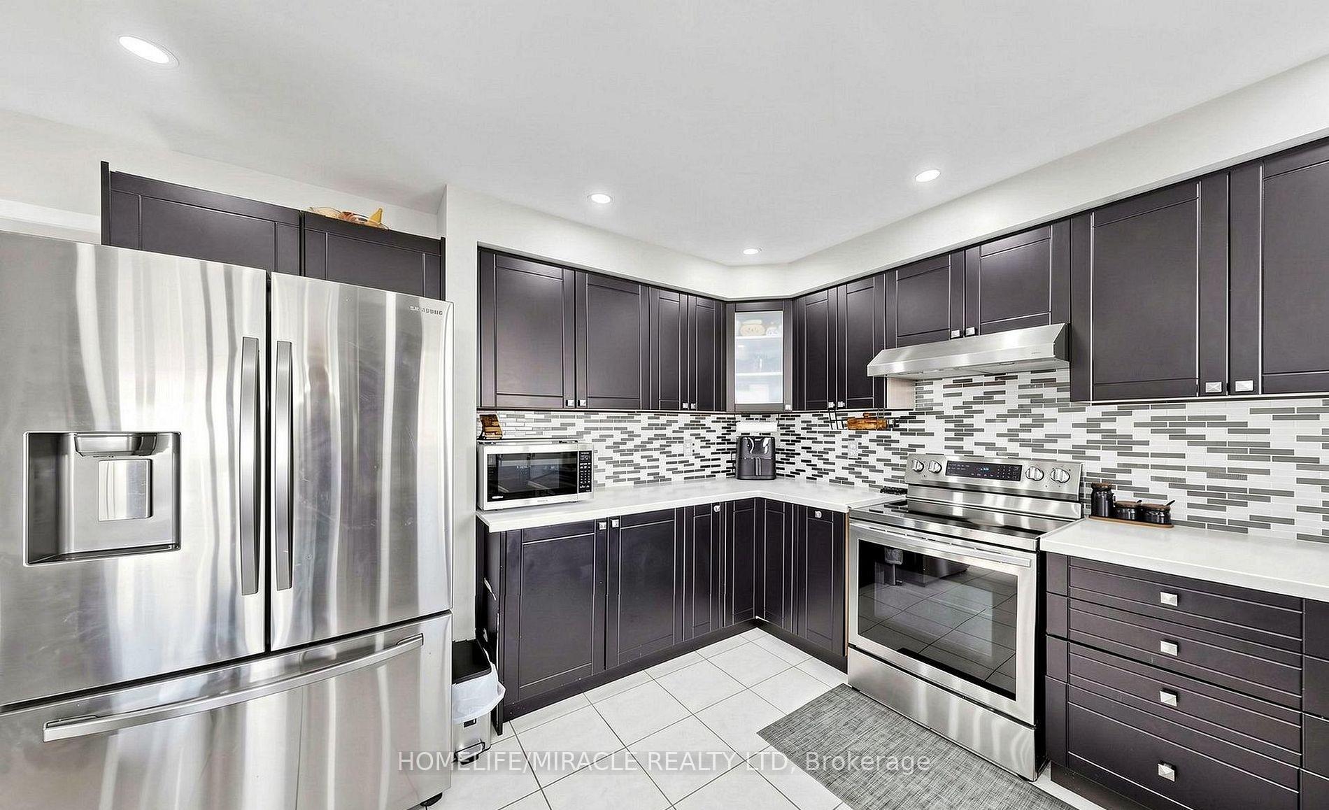 Photo 13 of 361 Brisdale Drive N, Brampton, Fletcher's Meadow — HOMEH