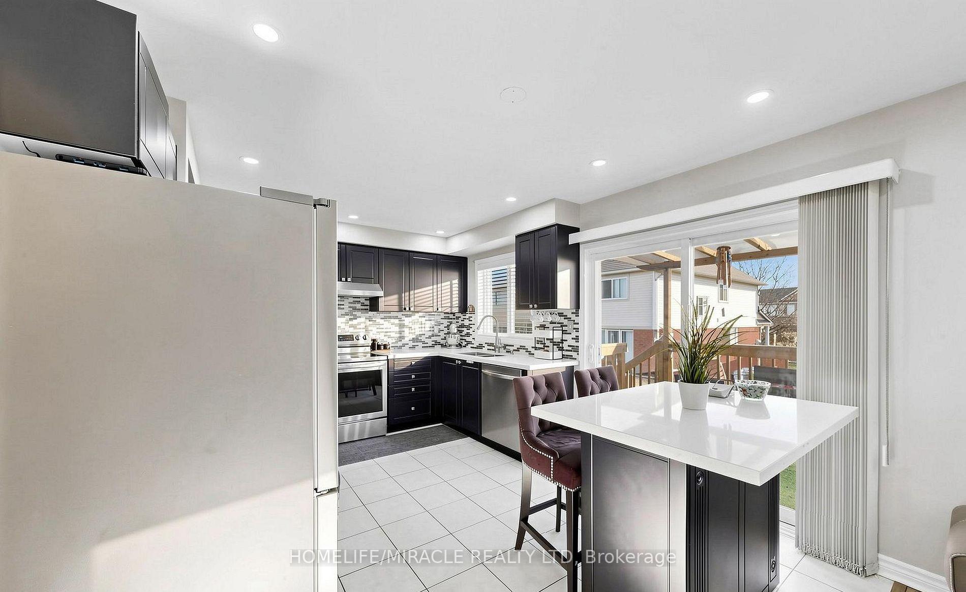 Photo 14 of 361 Brisdale Drive N, Brampton, Fletcher's Meadow — HOMEH