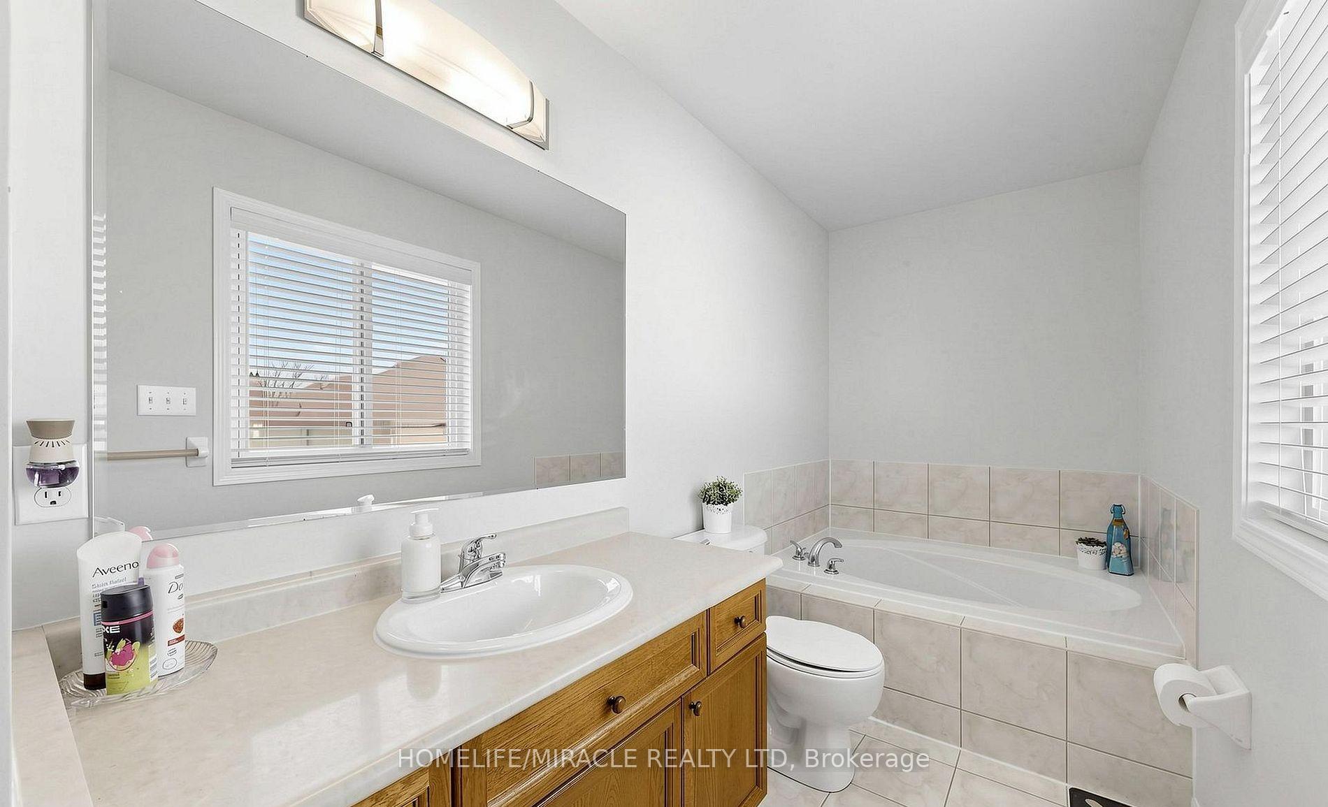 Photo 19 of 361 Brisdale Drive N, Brampton, Fletcher's Meadow — HOMEH