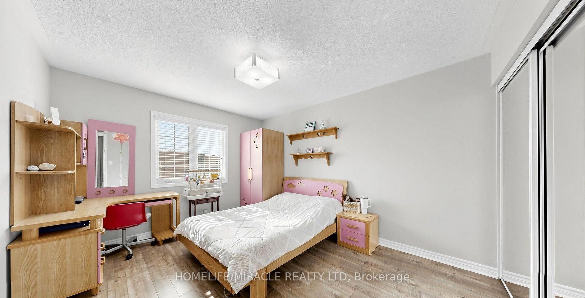 Photo 21 of 361 Brisdale Drive N, Brampton, Fletcher's Meadow — HOMEH