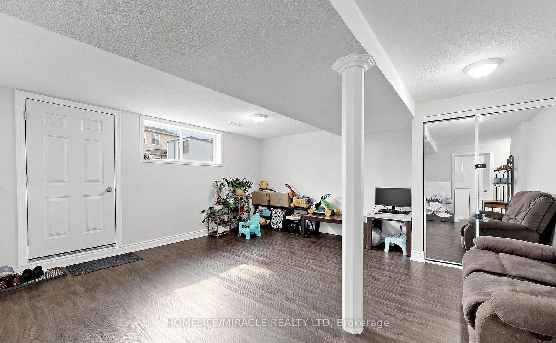 Photo 25 of 361 Brisdale Drive N, Brampton, Fletcher's Meadow — HOMEH