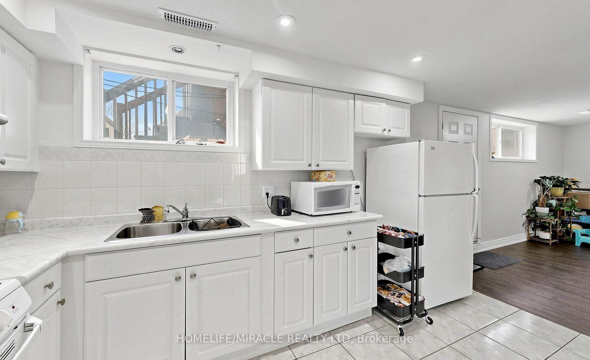 Photo 30 of 361 Brisdale Drive N, Brampton, Fletcher's Meadow — HOMEH