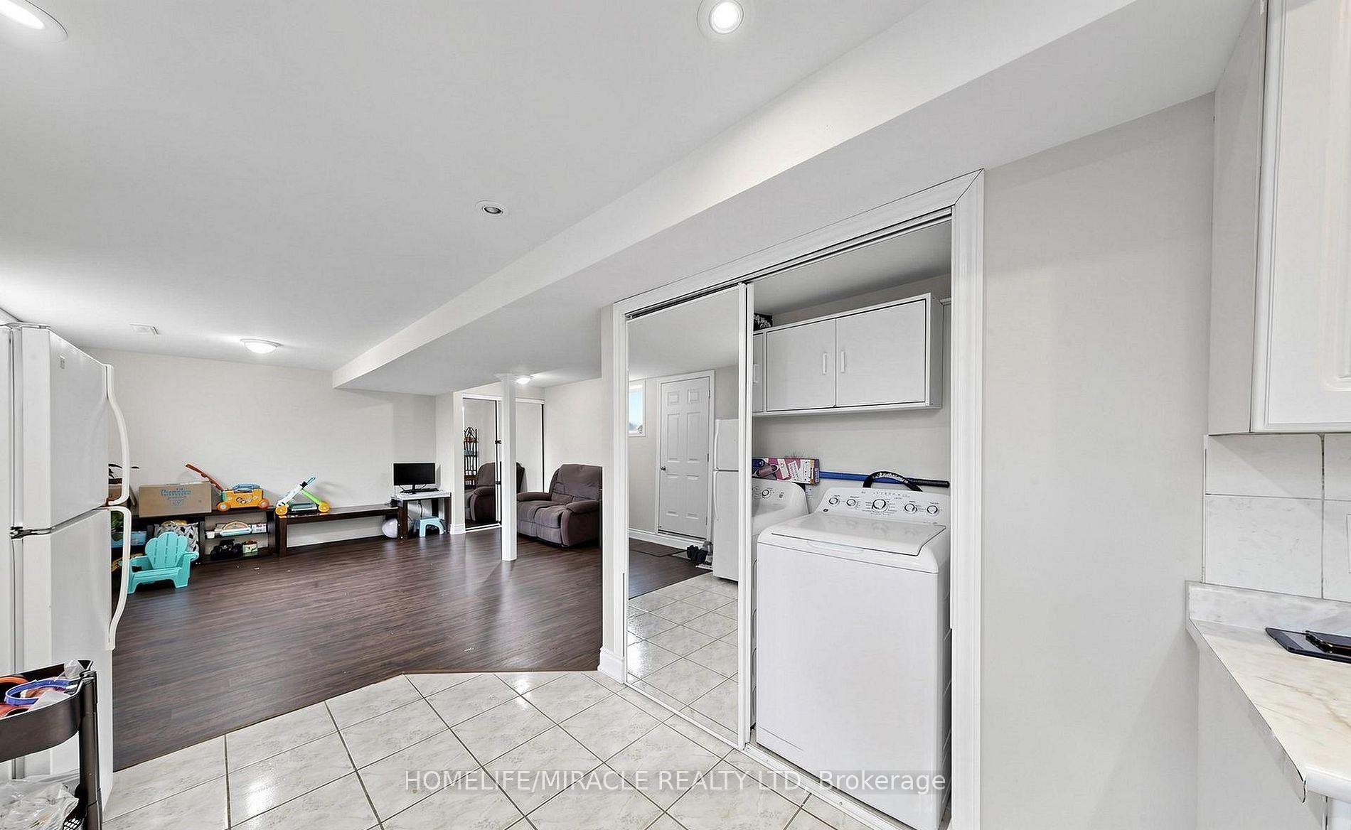 Photo 31 of 361 Brisdale Drive N, Brampton, Fletcher's Meadow — HOMEH