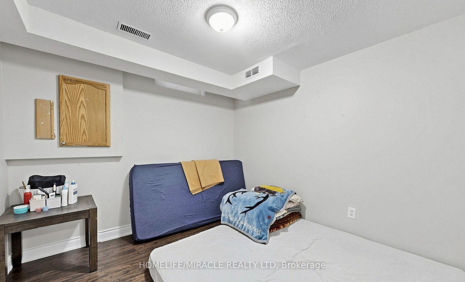 Photo 32 of 361 Brisdale Drive N, Brampton, Fletcher's Meadow — HOMEH