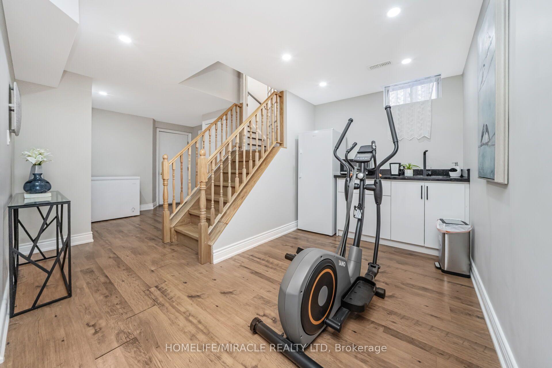 Photo 42 of 49 Cross Country Boulevard, Caledon, Bolton North — HOMEH