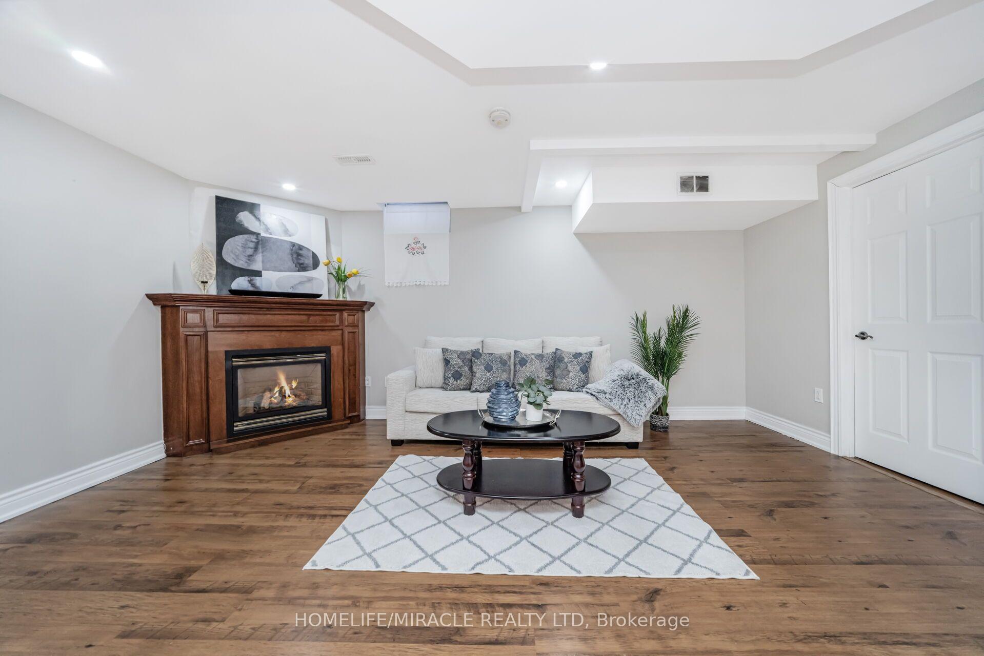 Photo 43 of 49 Cross Country Boulevard, Caledon, Bolton North — HOMEH