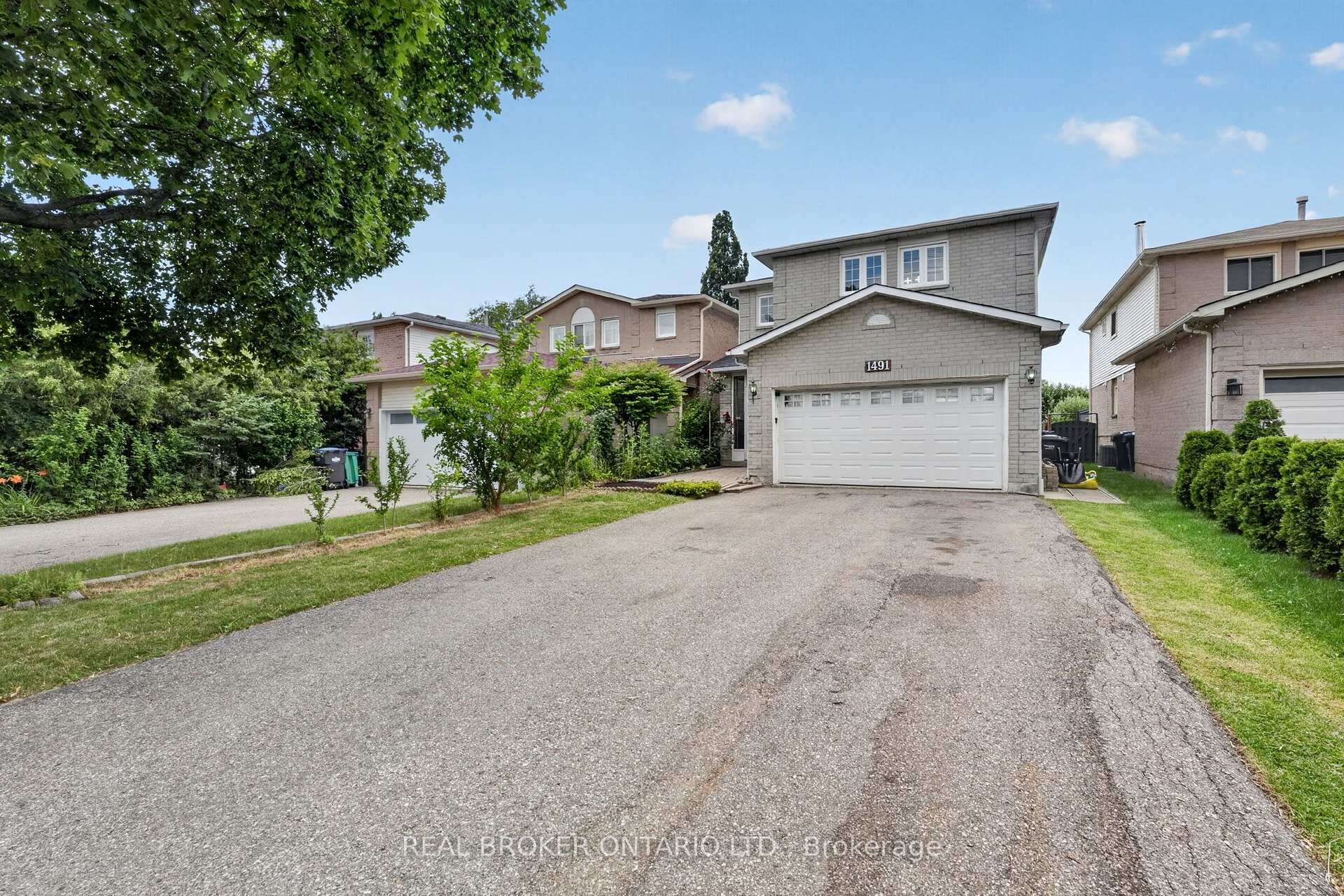 Photo 2 of 1491 Evenside Crescent, Mississauga, East Credit — HOMEH