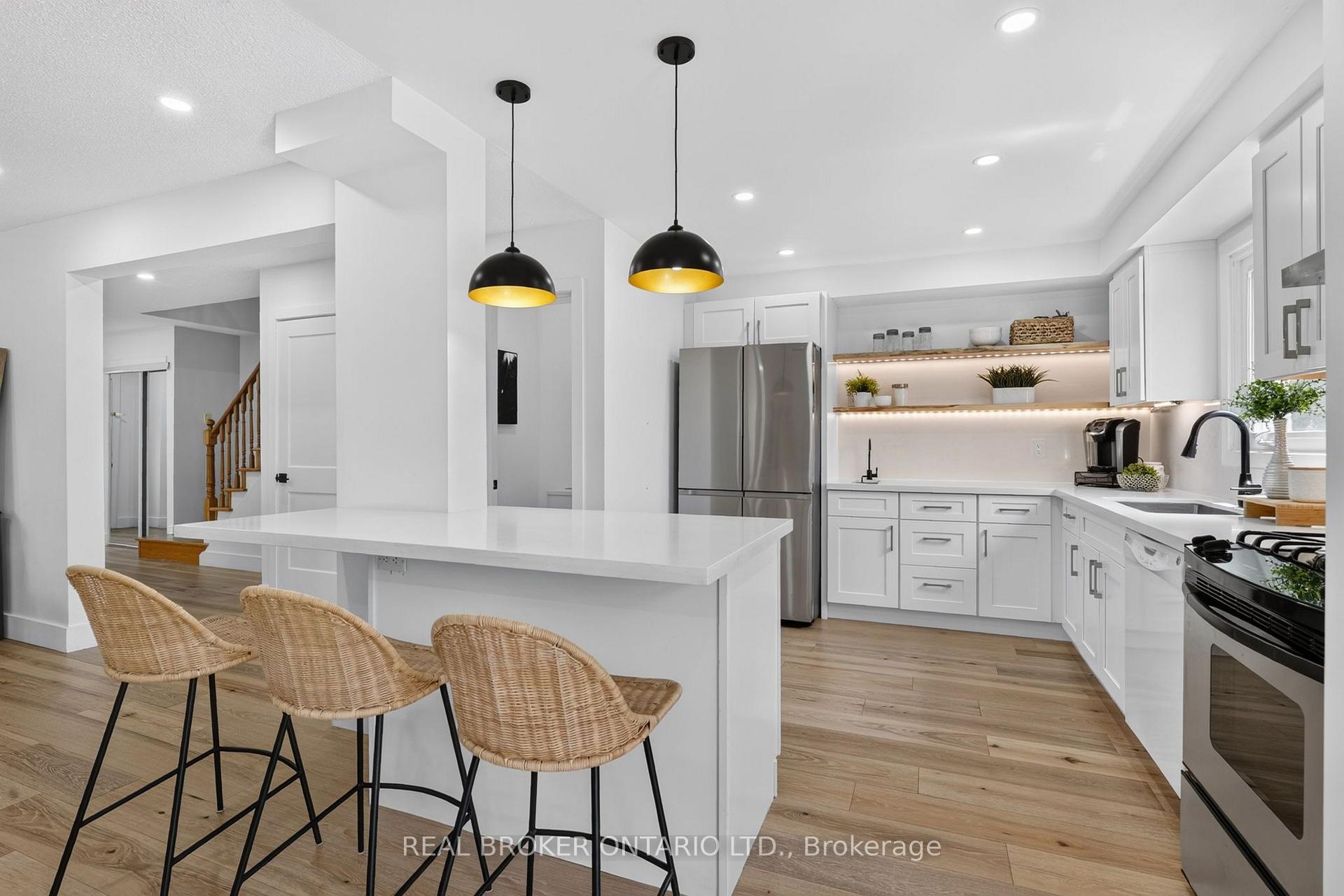 Photo 12 of 1491 Evenside Crescent, Mississauga, East Credit — HOMEH