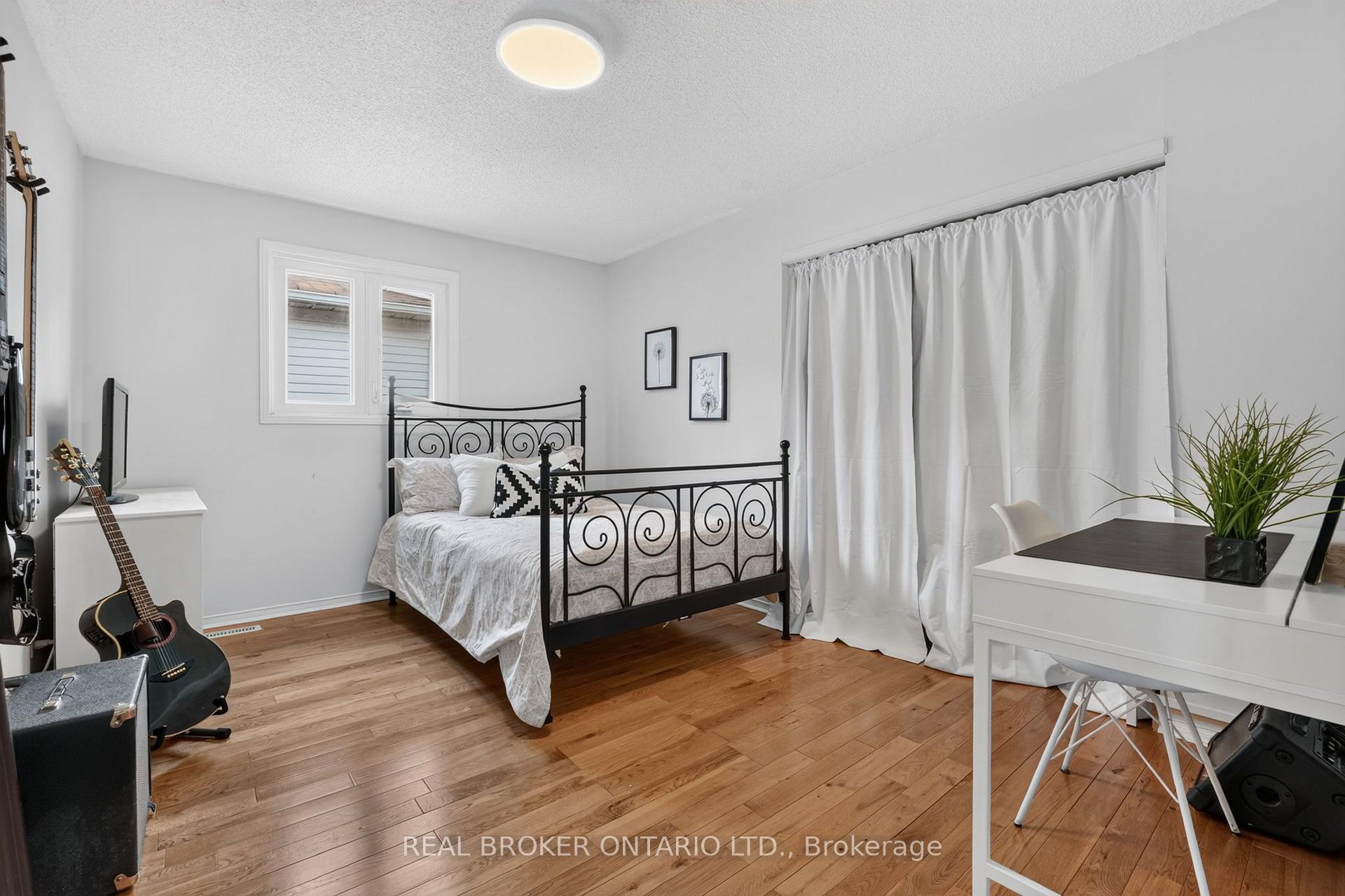 Photo 24 of 1491 Evenside Crescent, Mississauga, East Credit — HOMEH