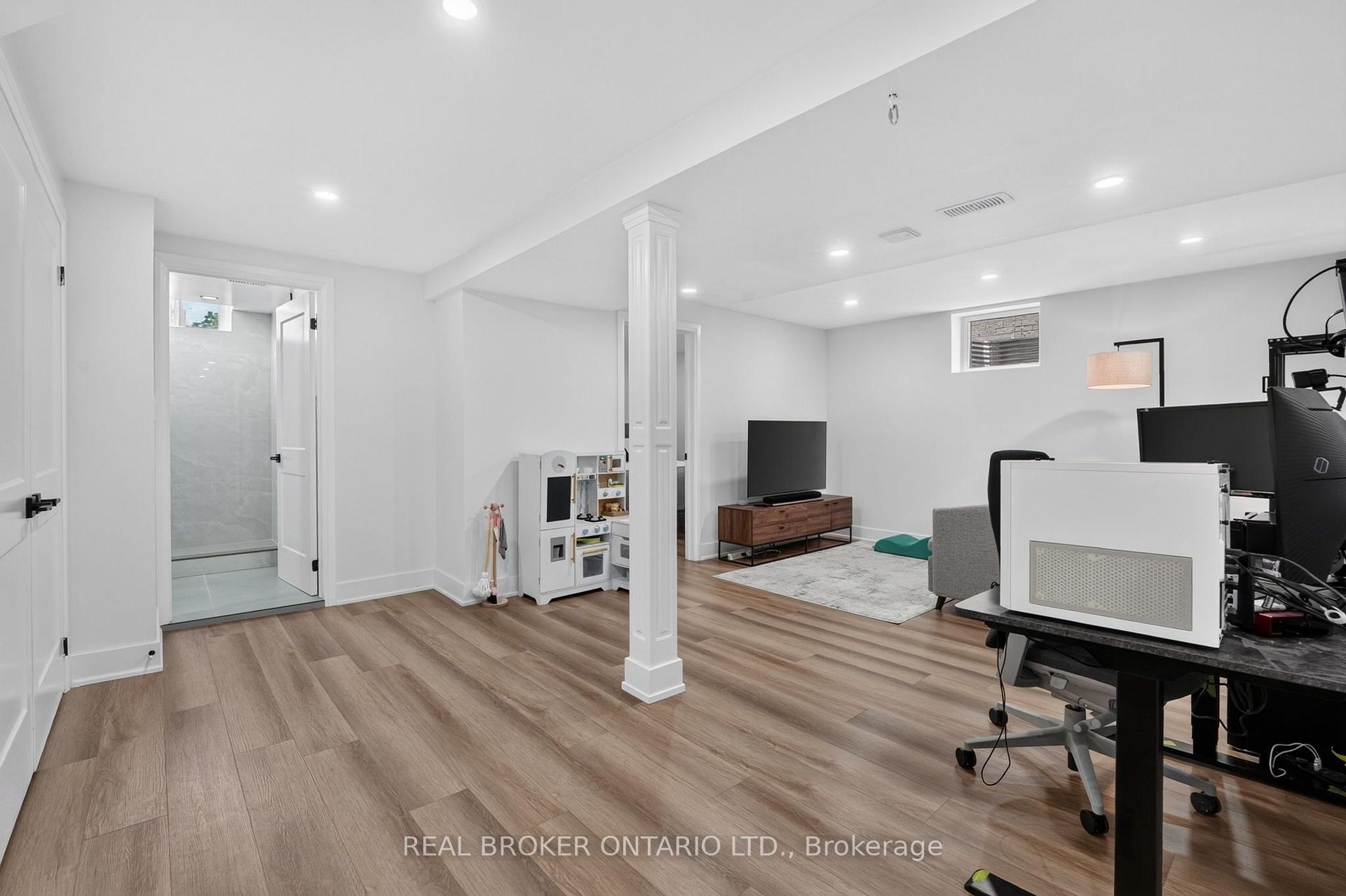 Photo 31 of 1491 Evenside Crescent, Mississauga, East Credit — HOMEH