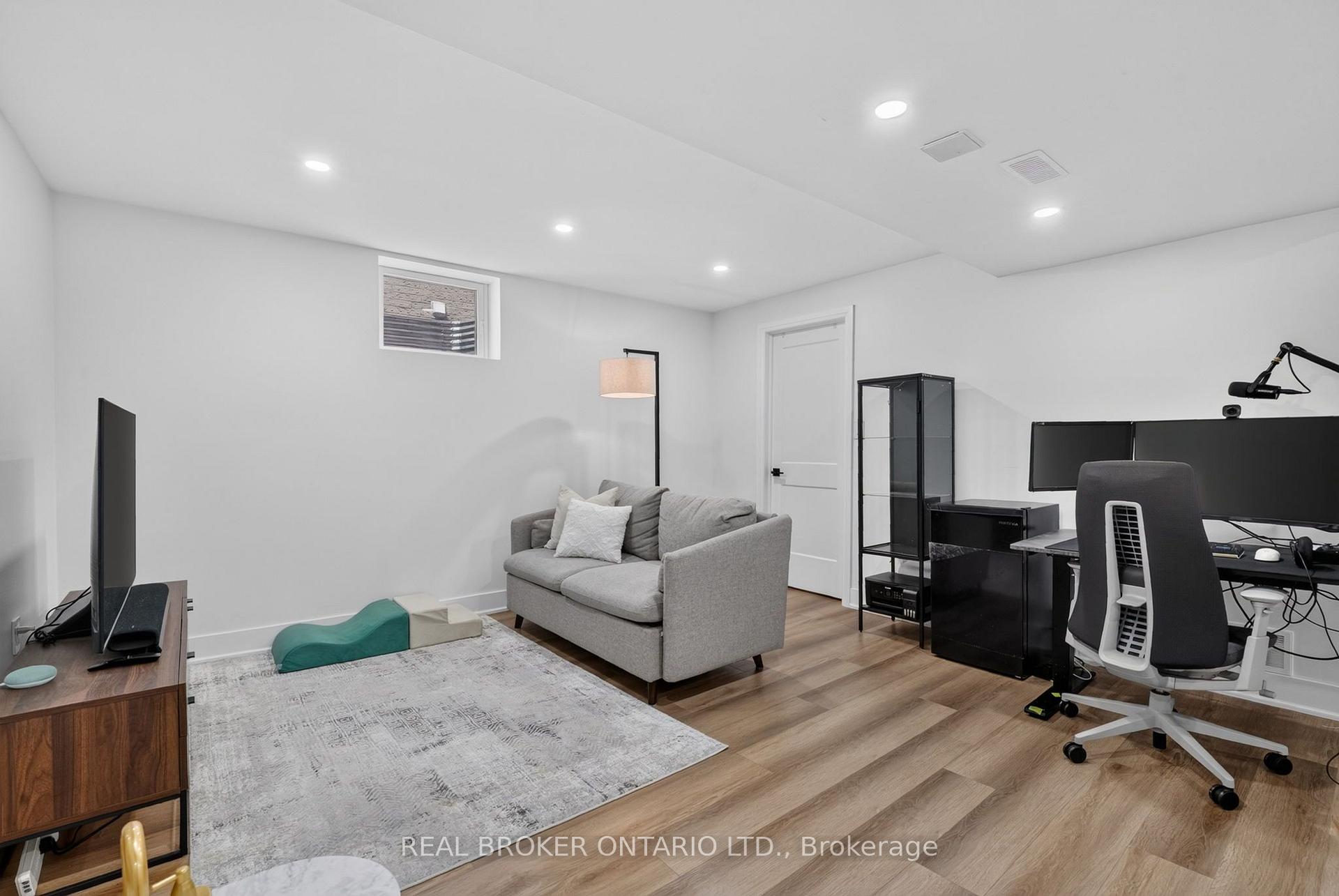 Photo 32 of 1491 Evenside Crescent, Mississauga, East Credit — HOMEH