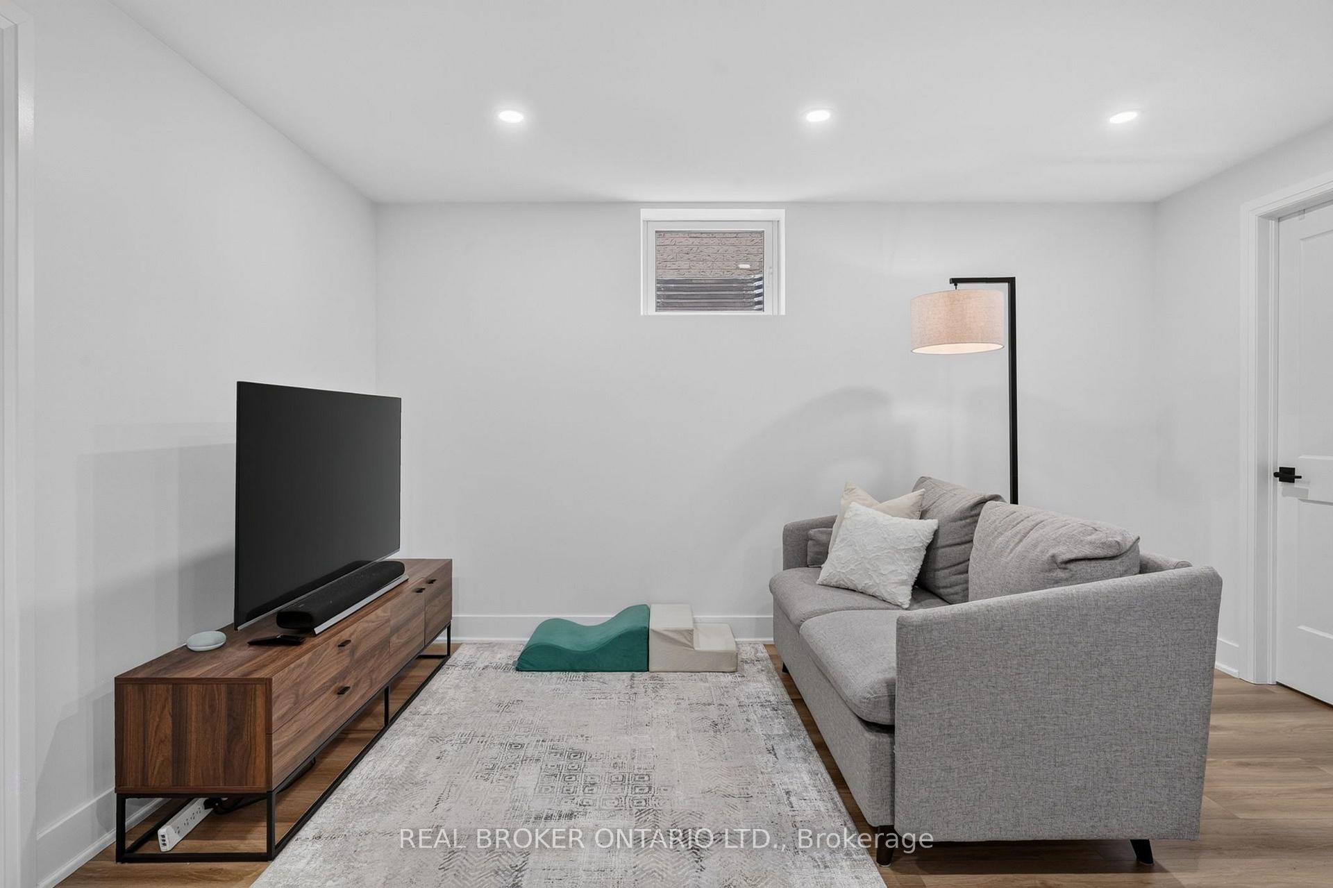 Photo 33 of 1491 Evenside Crescent, Mississauga, East Credit — HOMEH