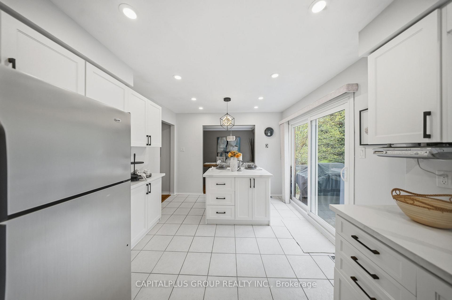Photo 24 of 2110 Blue Ridge Crescent, Pickering, Brock Ridge — HOMEH
