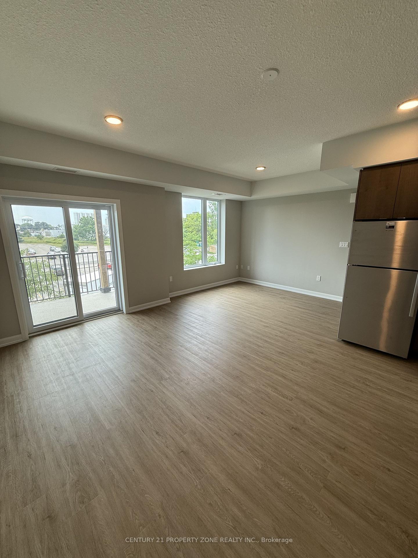 Photo 4 of Unit 105, 708 Woolwich Street, Guelph, Riverside Park — HOMEH