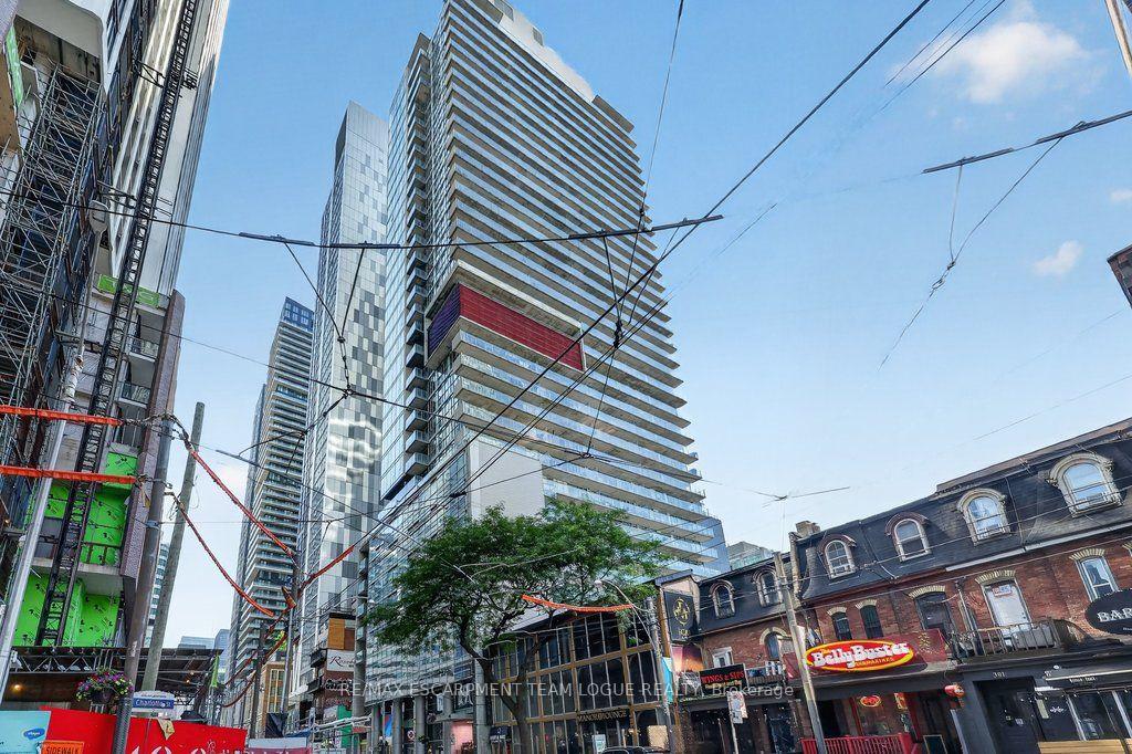 Front of Unit 2907, 375 King Street W