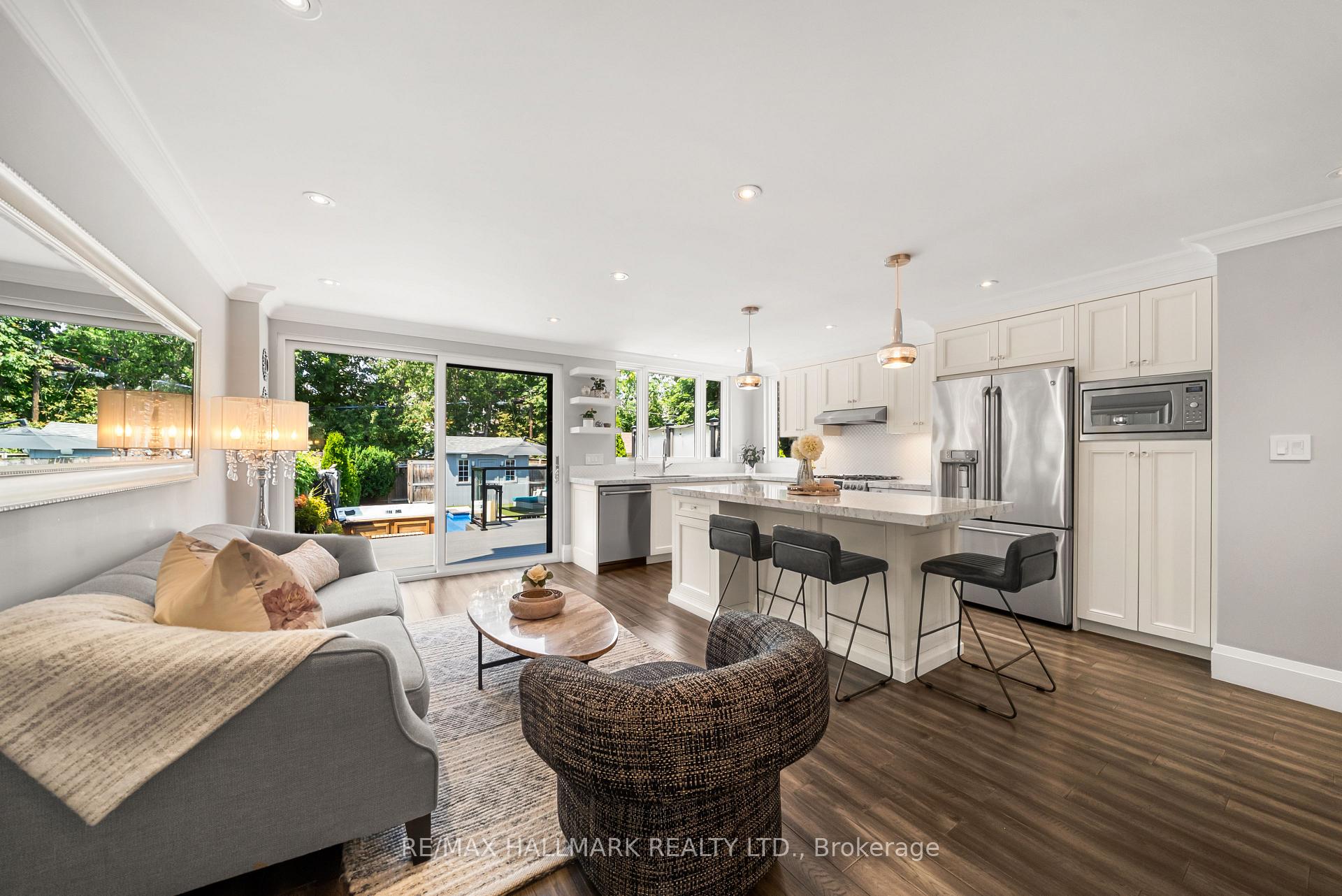 Photo 11 of 214 Divadale Drive, Toronto, Leaside — HOMEH