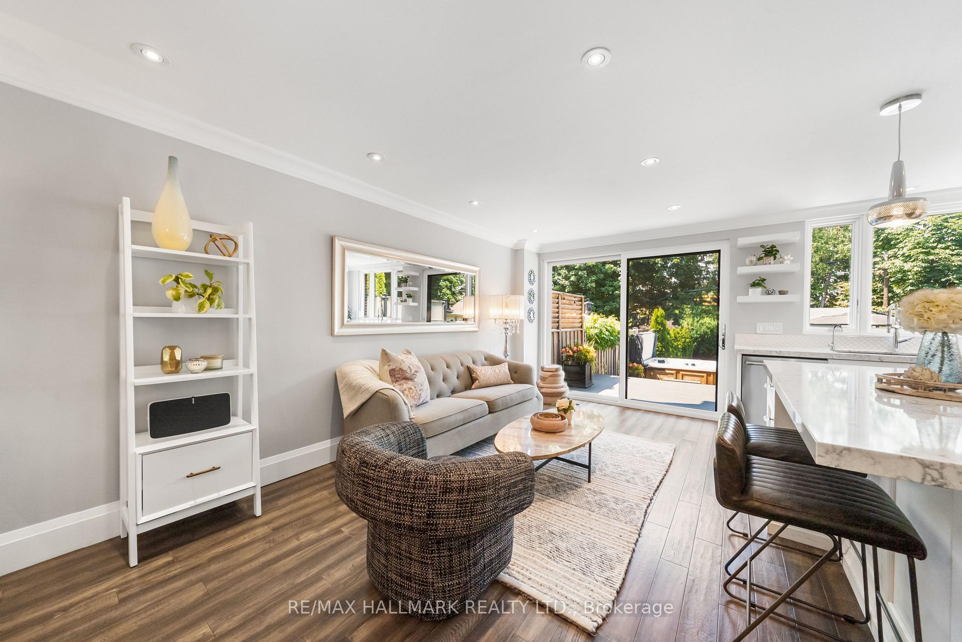Photo 12 of 214 Divadale Drive, Toronto, Leaside — HOMEH
