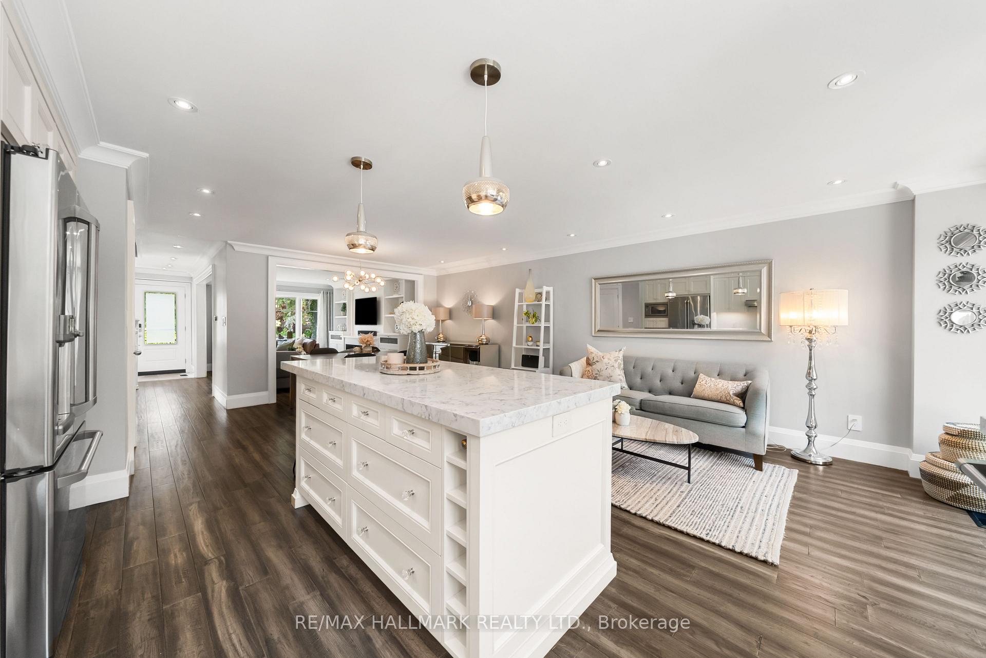 Photo 15 of 214 Divadale Drive, Toronto, Leaside — HOMEH
