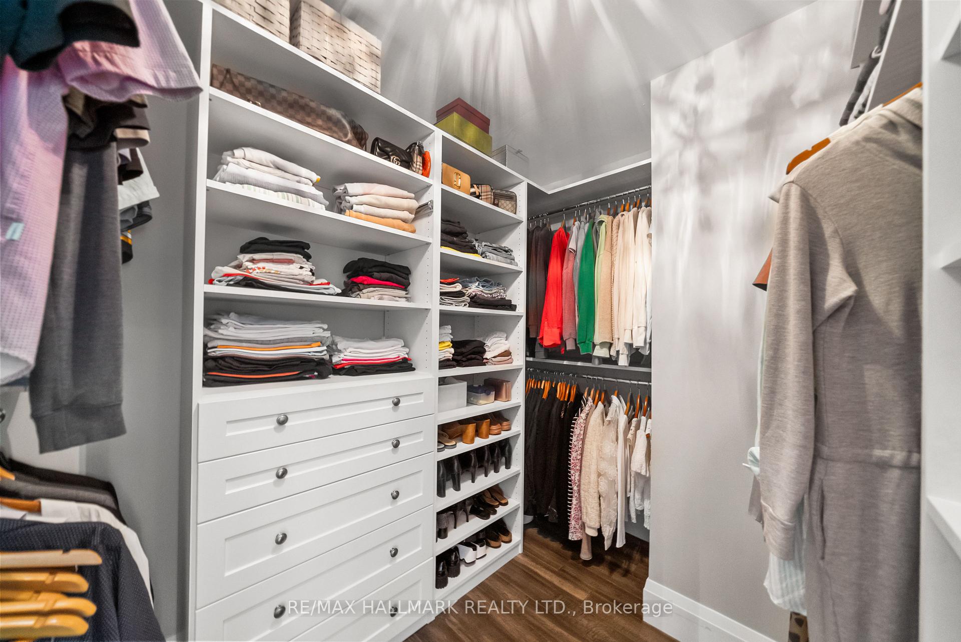 Photo 19 of 214 Divadale Drive, Toronto, Leaside — HOMEH