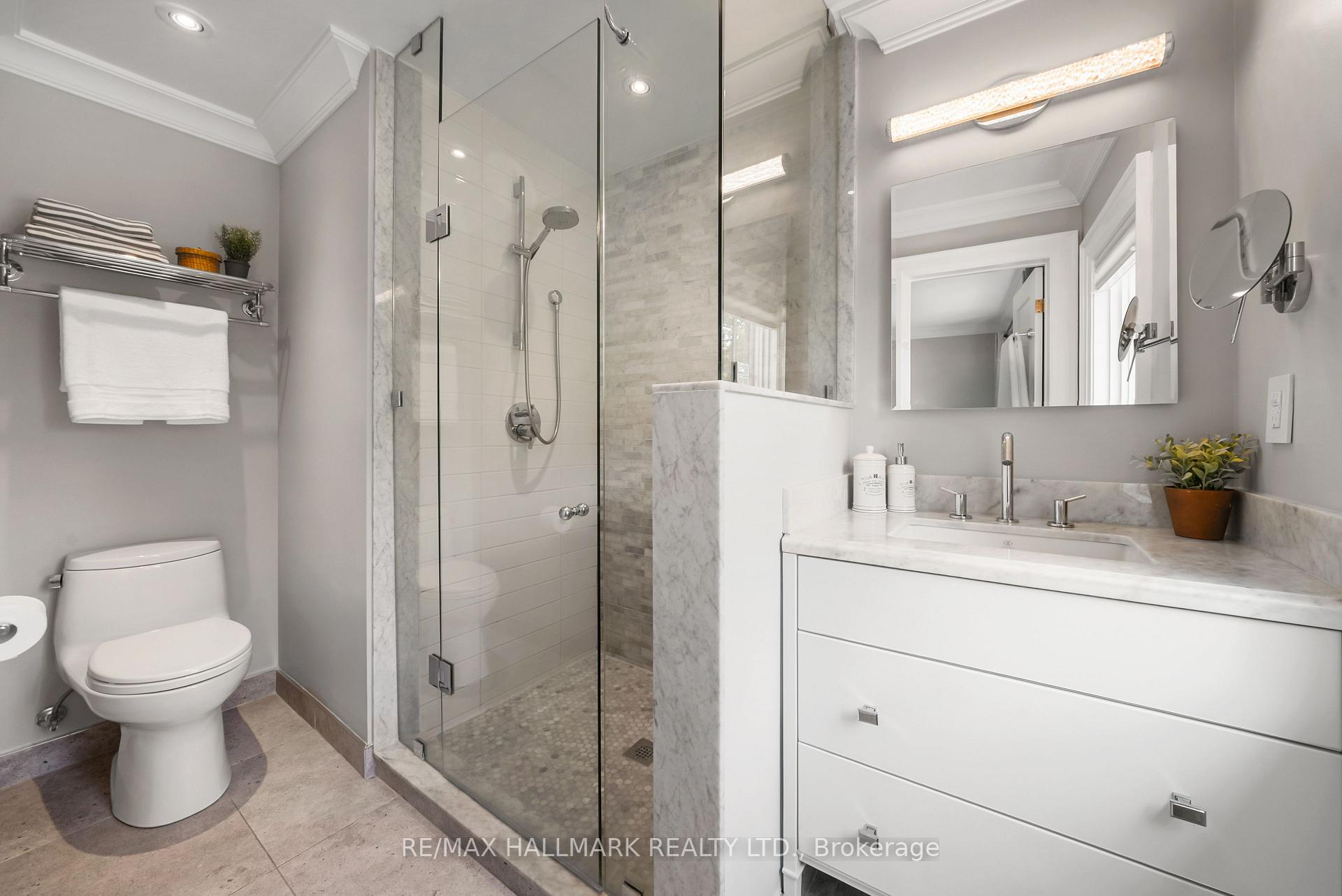 Photo 20 of 214 Divadale Drive, Toronto, Leaside — HOMEH