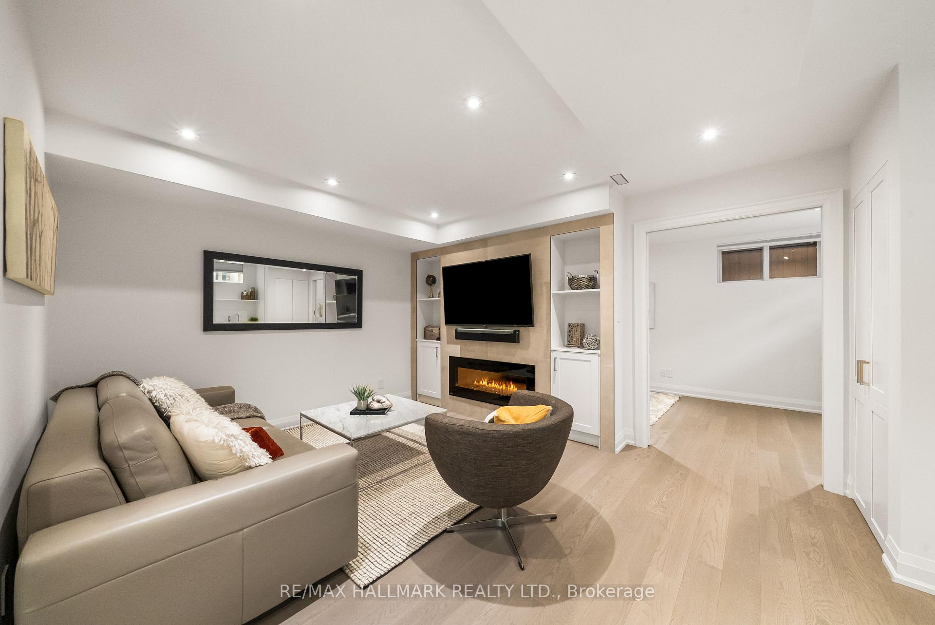 Photo 28 of 214 Divadale Drive, Toronto, Leaside — HOMEH