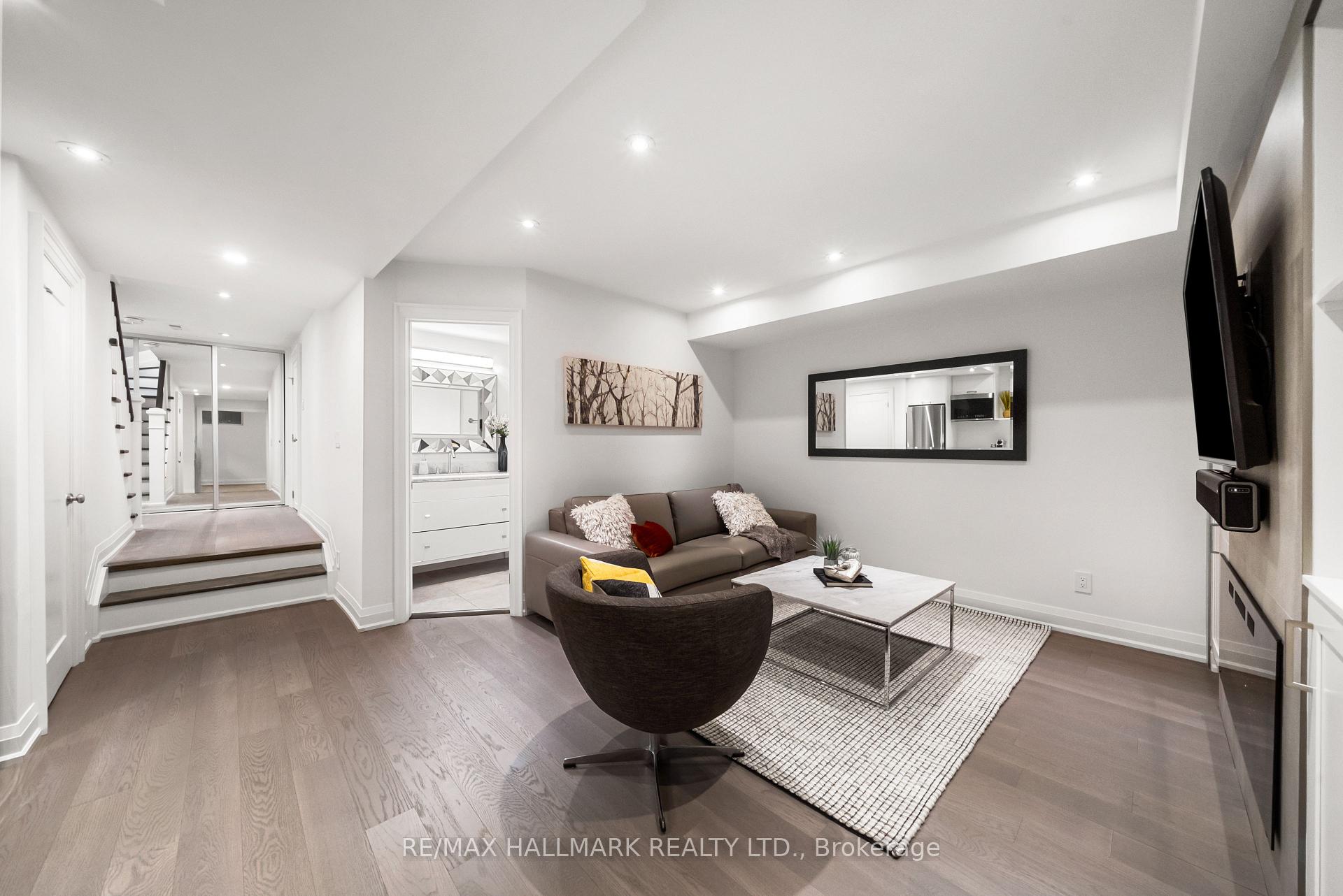 Photo 30 of 214 Divadale Drive, Toronto, Leaside — HOMEH