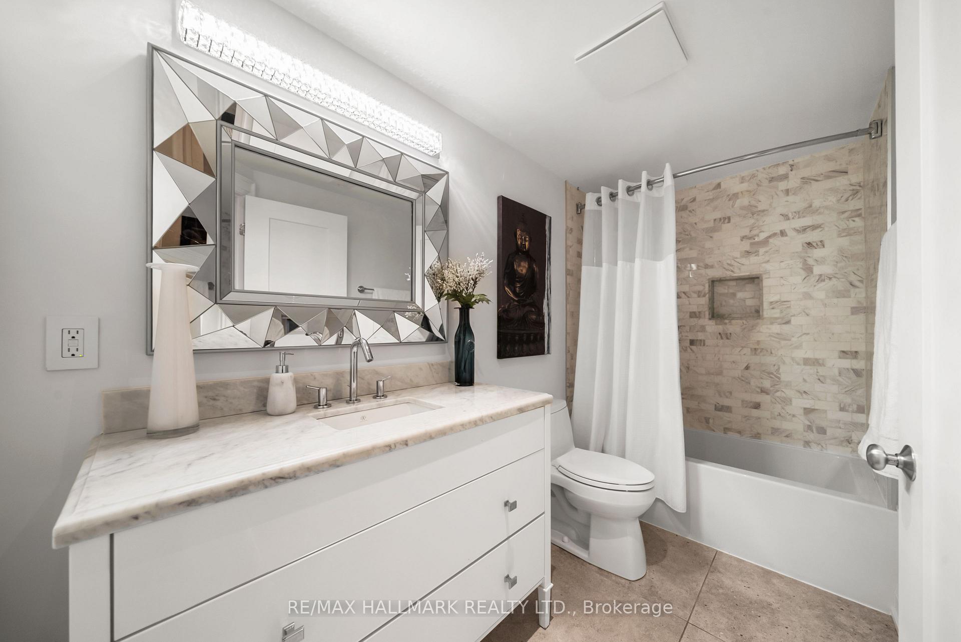 Photo 35 of 214 Divadale Drive, Toronto, Leaside — HOMEH