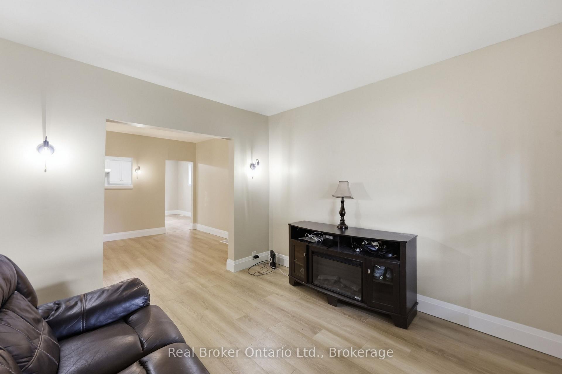 Photo 13 of 56 Harmony Avenue, Hamilton, Homeside — HOMEH