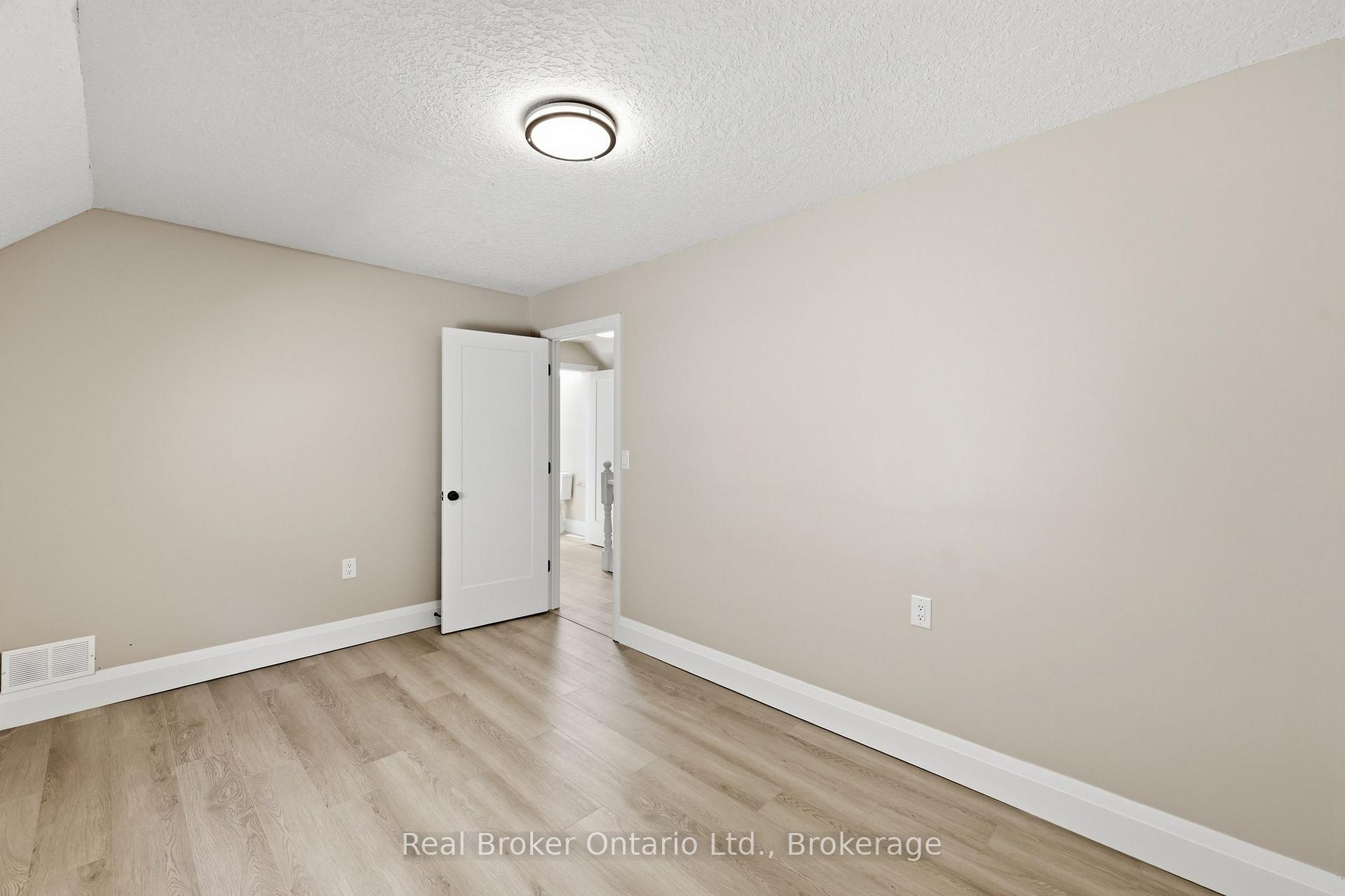 Photo 22 of 56 Harmony Avenue, Hamilton, Homeside — HOMEH