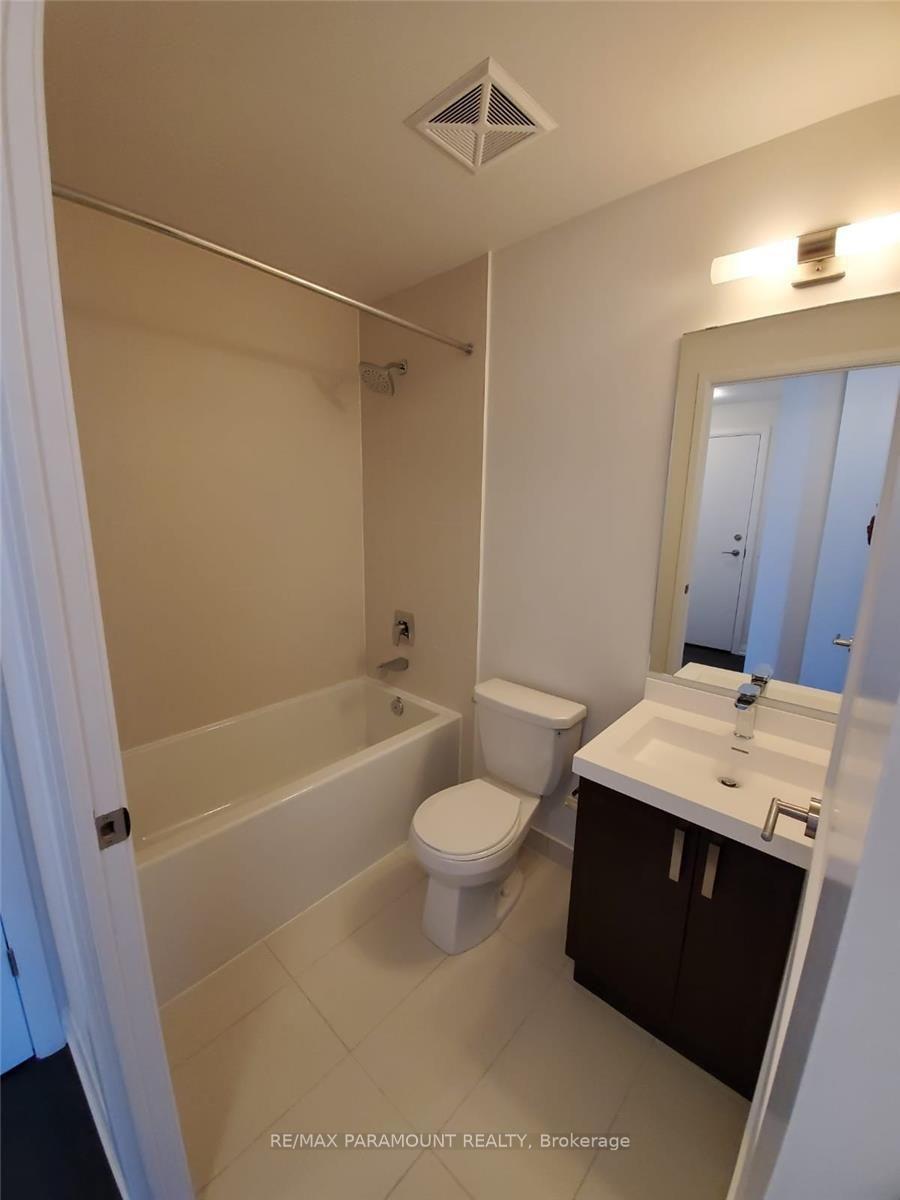 Photo 8 of Unit 3213, 7895 Jane Street, Vaughan, Concord — HOMEH