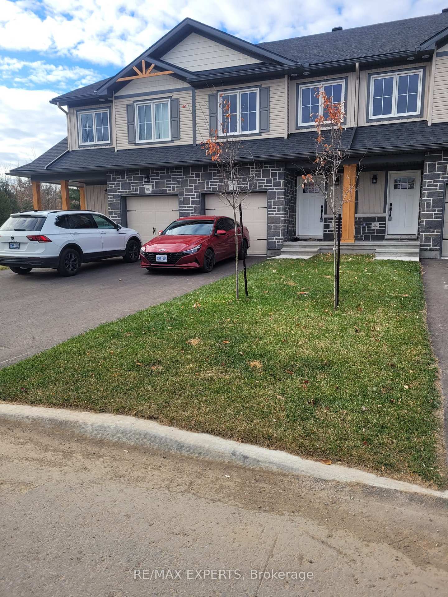 Photo 3 of 95 Whitcomb Crescent E, Smiths Falls, Smiths Falls — HOMEH