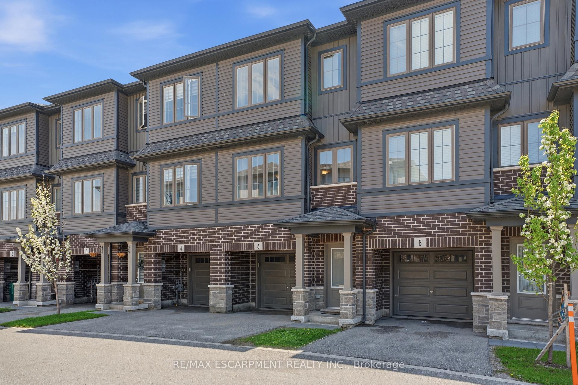 Photo 2 of Unit 5, 124 Compass Trail, Cambridge, Silver Heights — HOMEH