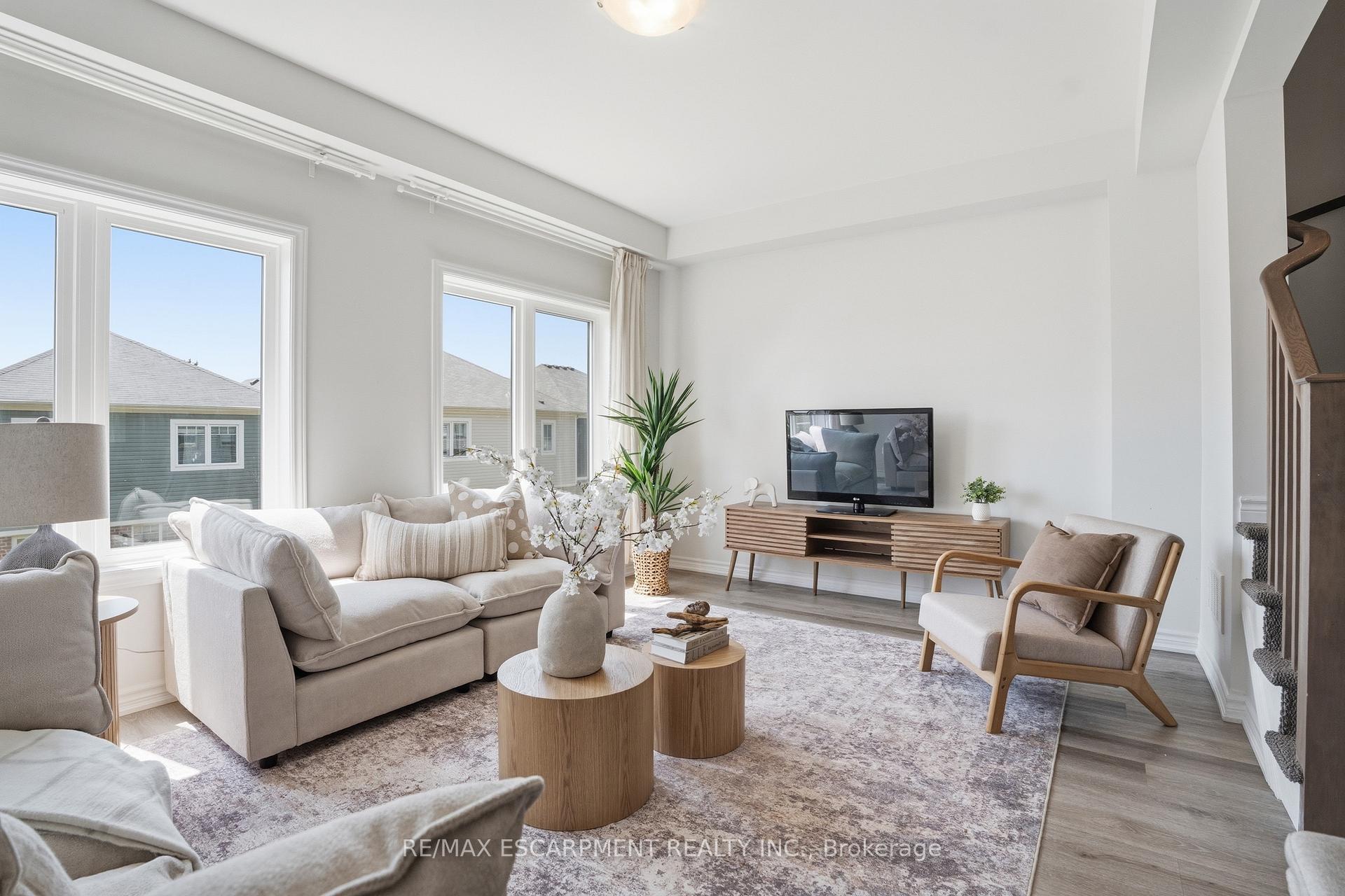 Photo 6 of Unit 5, 124 Compass Trail, Cambridge, Silver Heights — HOMEH