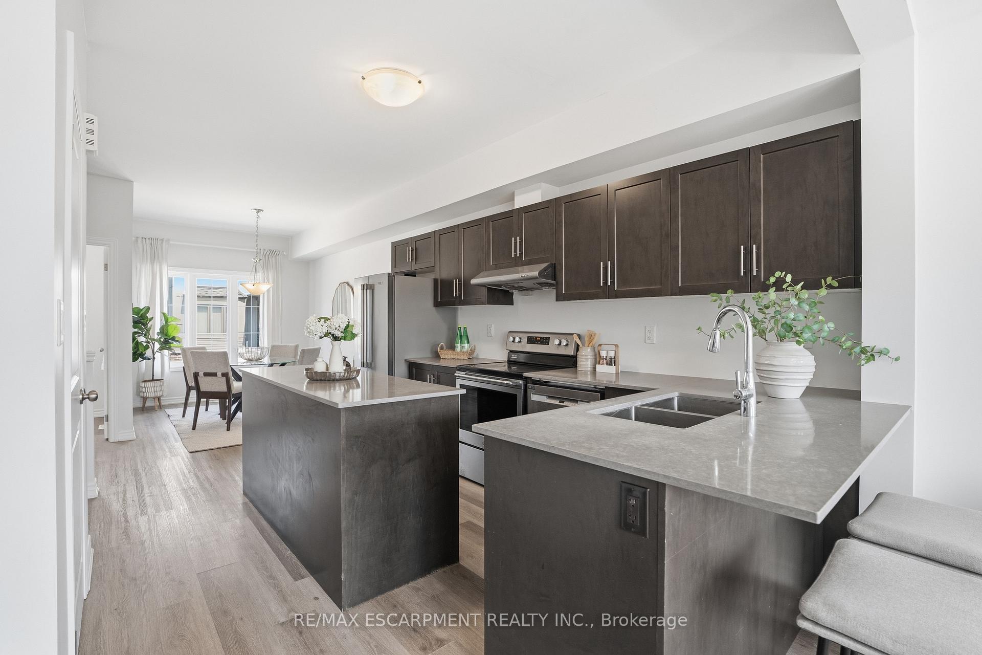 Photo 9 of Unit 5, 124 Compass Trail, Cambridge, Silver Heights — HOMEH