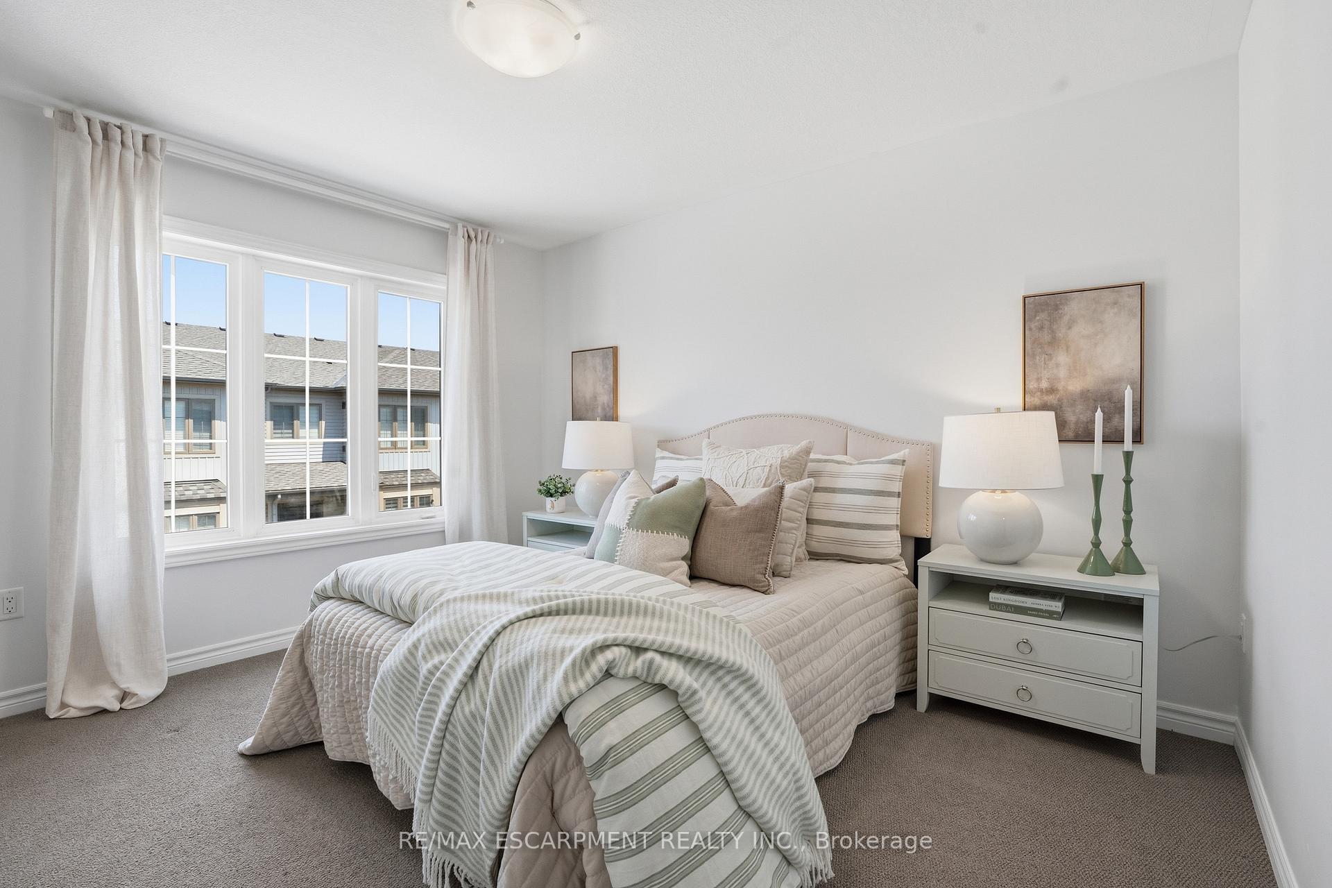 Photo 12 of Unit 5, 124 Compass Trail, Cambridge, Silver Heights — HOMEH