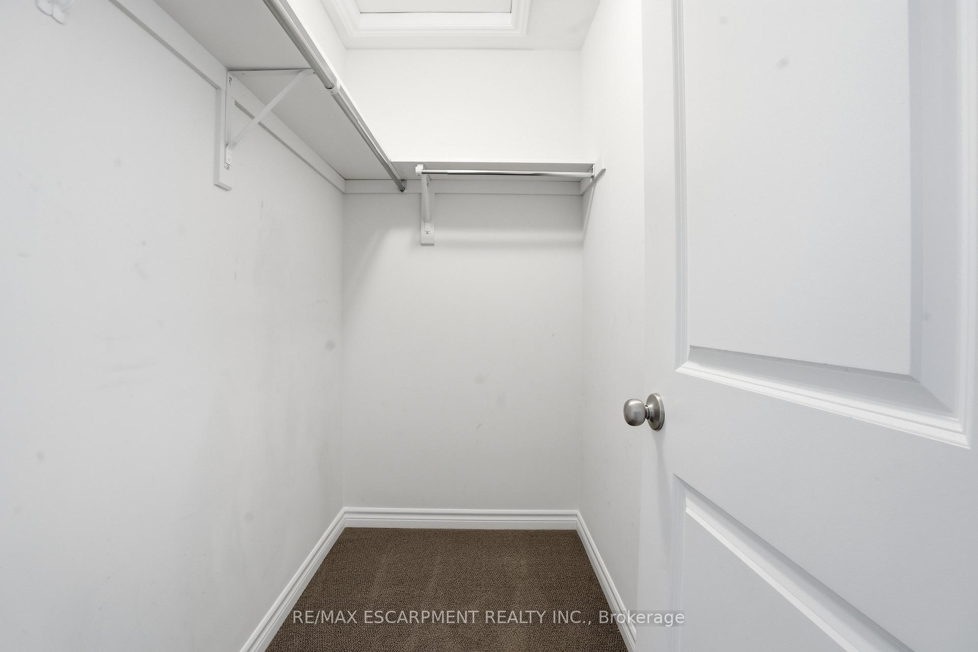 Photo 13 of Unit 5, 124 Compass Trail, Cambridge, Silver Heights — HOMEH
