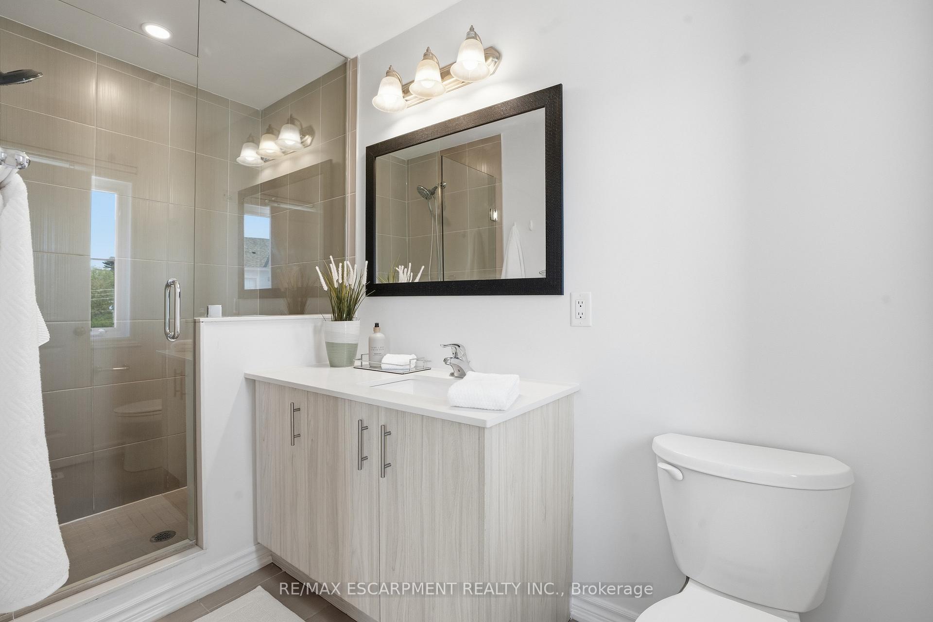 Photo 14 of Unit 5, 124 Compass Trail, Cambridge, Silver Heights — HOMEH